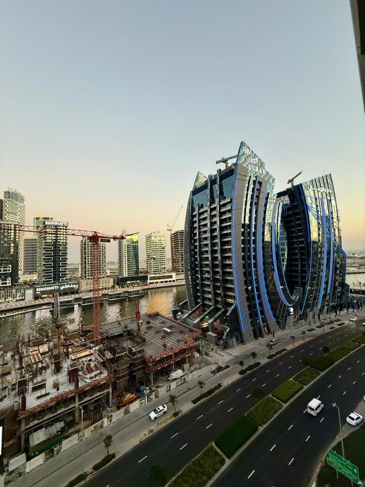 Damac Reva 5 Mins Walk From Mall *