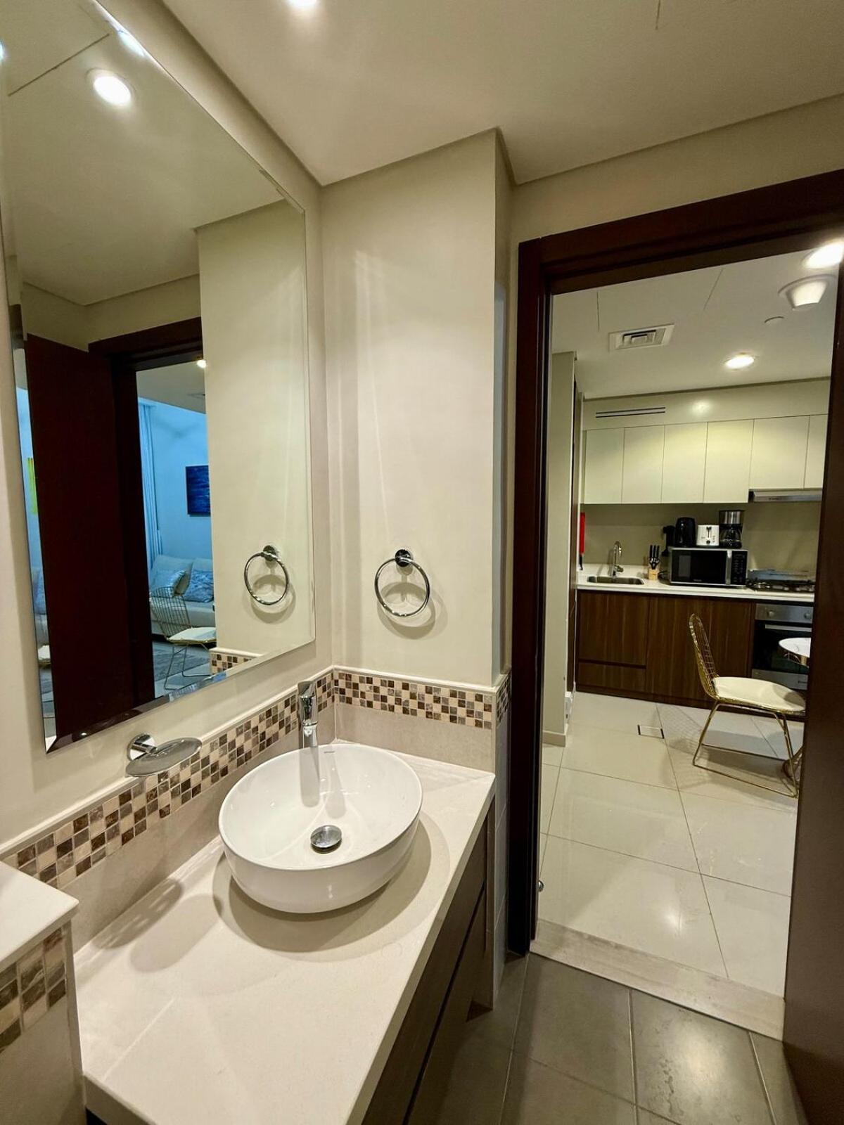 Damac Reva 5 Mins Walk From Mall Apartment *