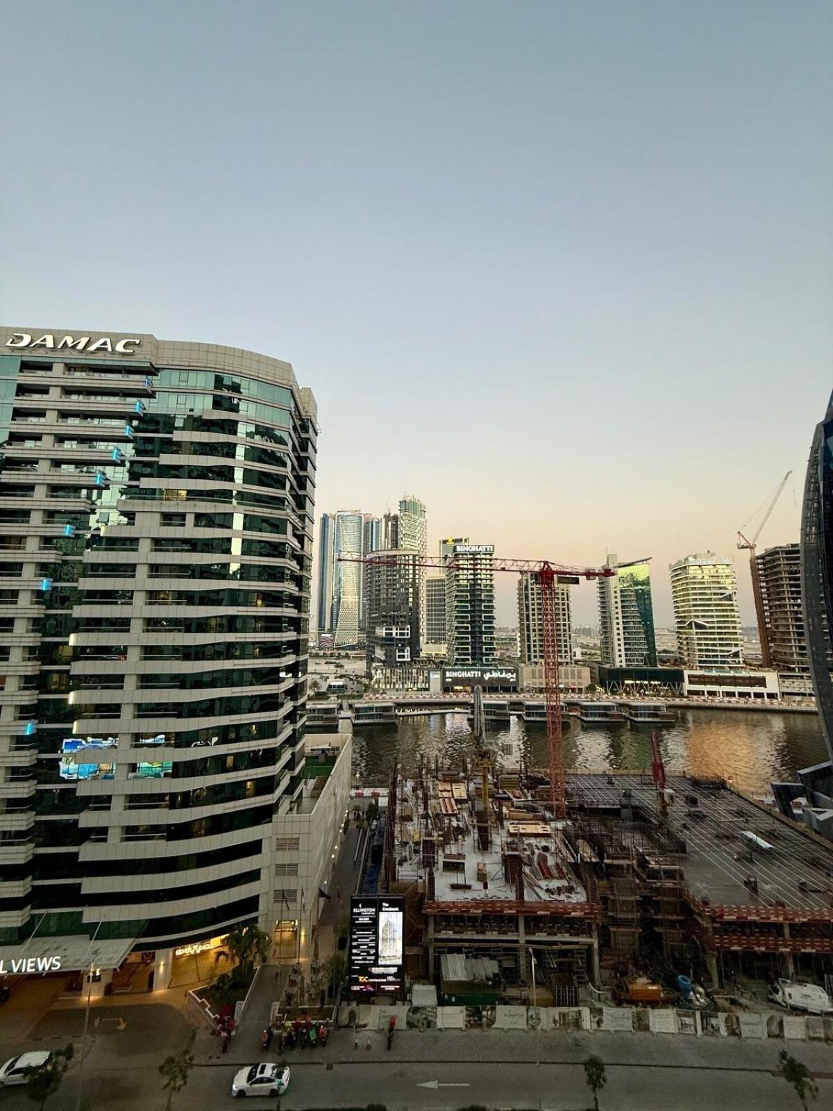 Damac Reva 5 Mins Walk From Mall Apartment Dubai