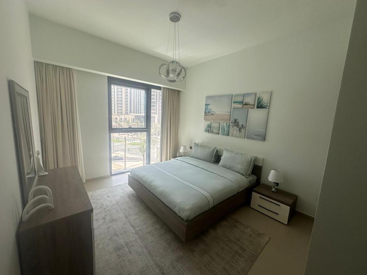 Downtown Spacious 1 Bedroom On Boulevard 2 Minutes Walking Distance To Burj-khalifa *