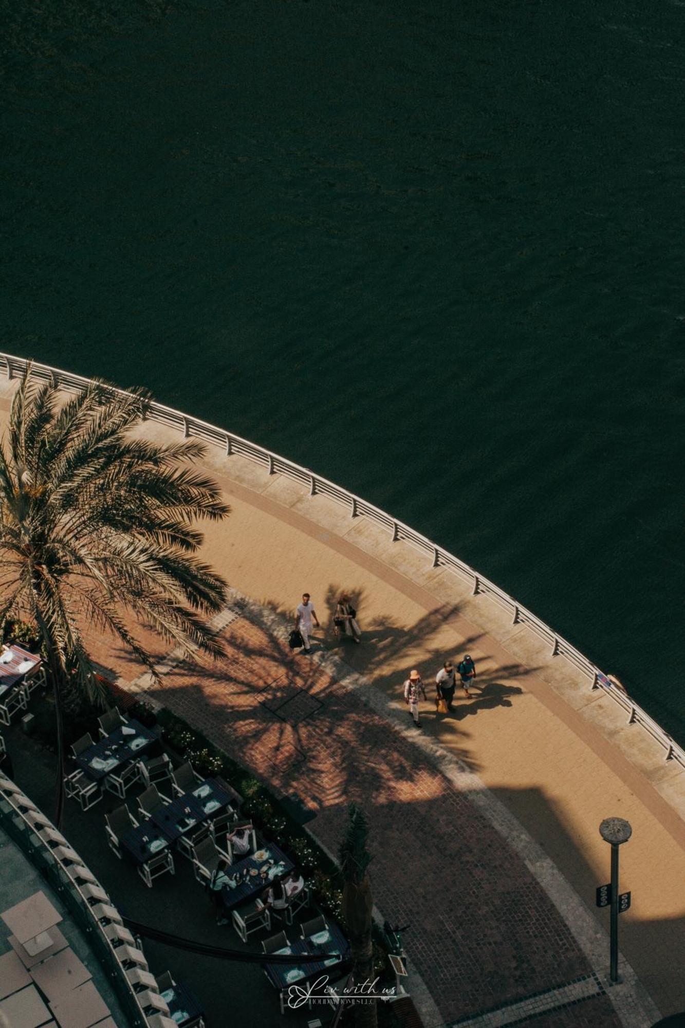 Liv With Us Homes - Marina View Tower B * Dubai