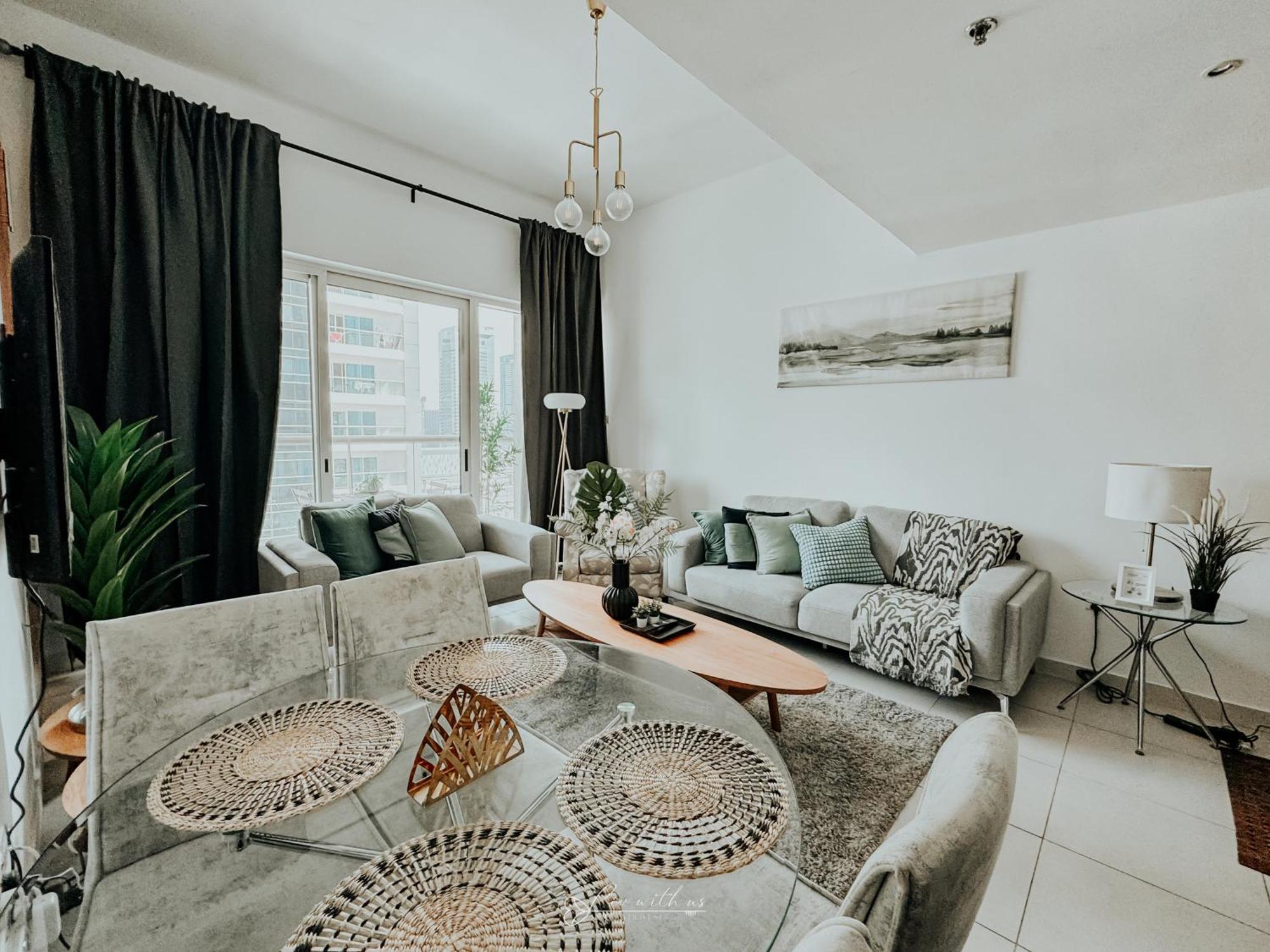 Liv With Us Homes - Marina View Tower B * Dubai