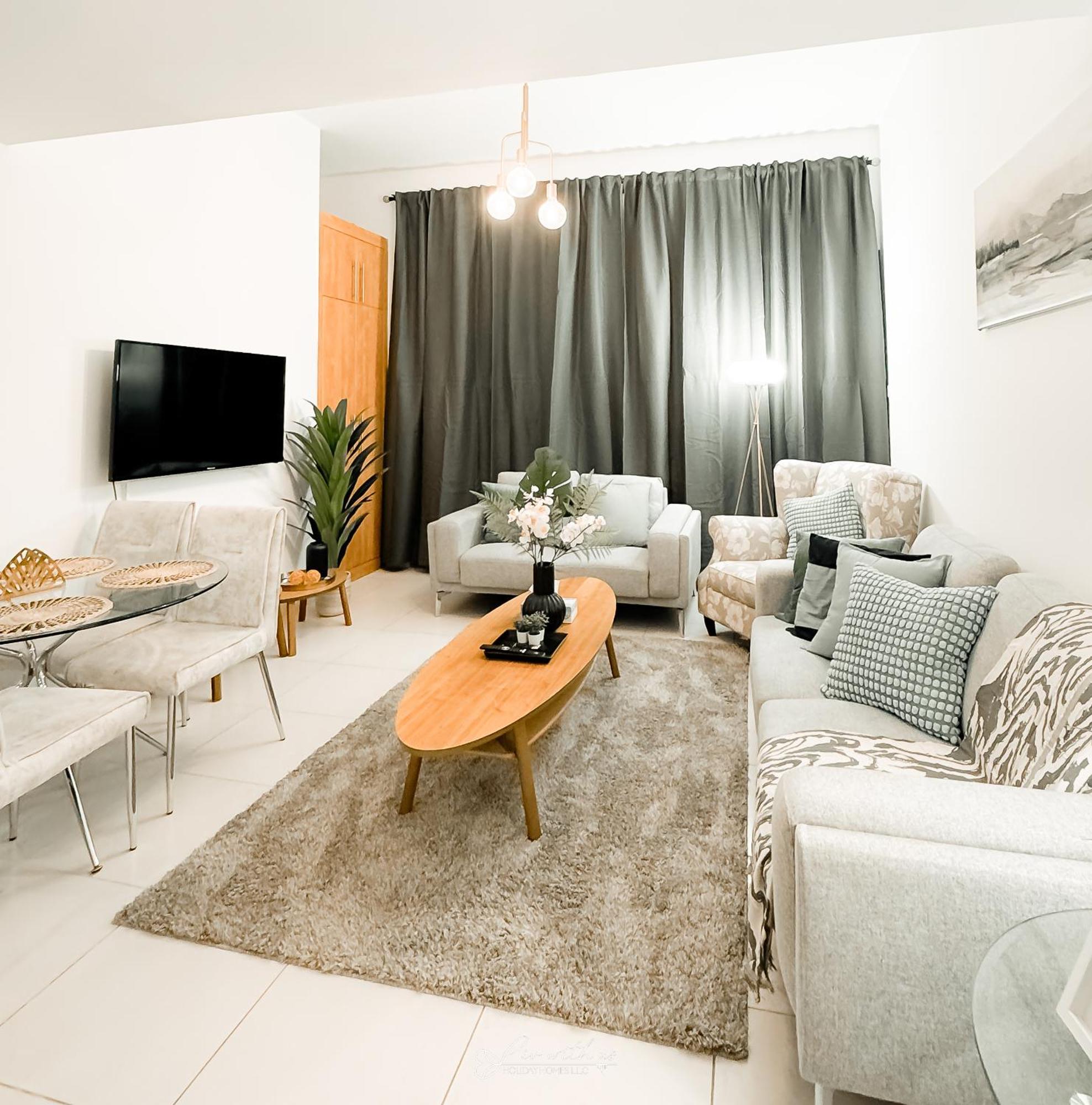 Liv With Us Homes - Marina View Tower B *