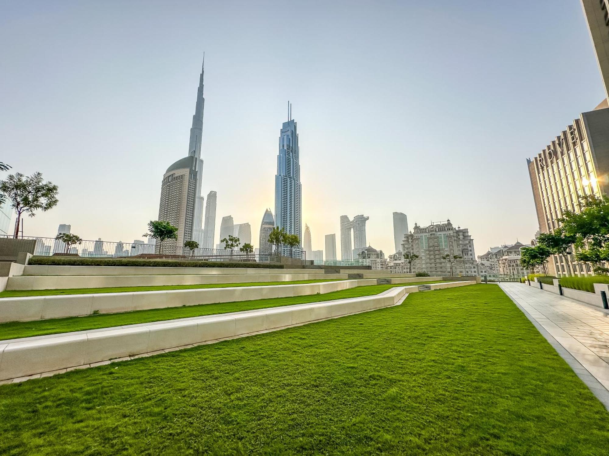 Apartment Burj Khalifa View, Luxury Two-bedroom Residence, Playstation 5, Swimming Pool And Fitness Center Dubai
