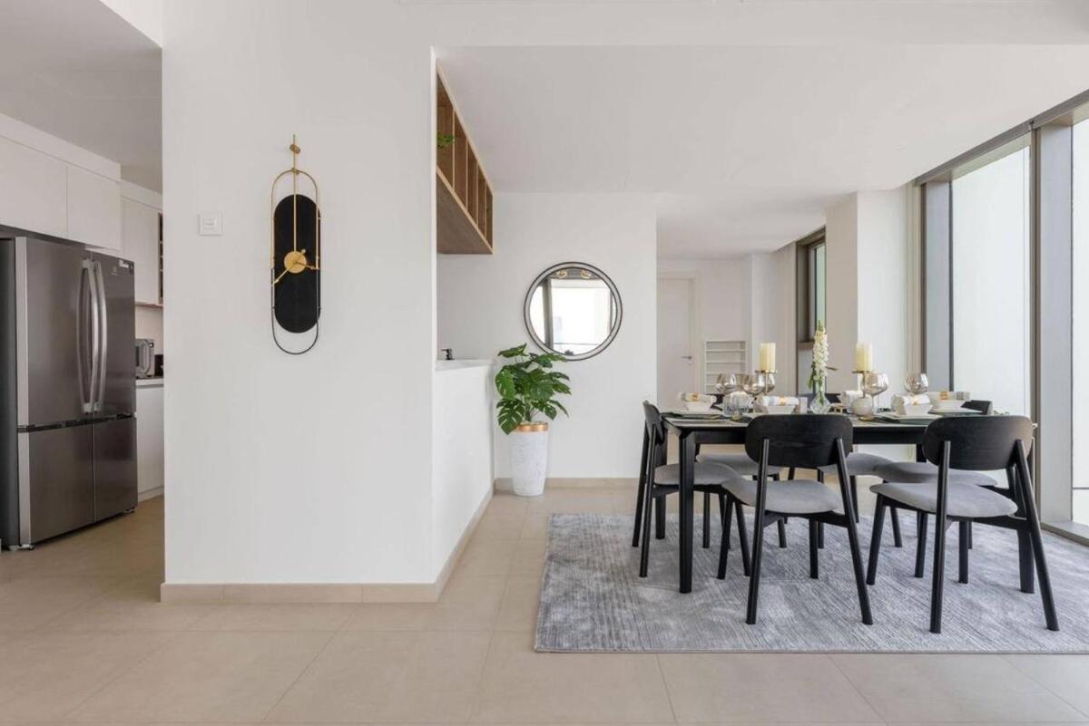 Amazing 3bedroom With Fountains & Burj Khalifa Views High Floor In Downtown Views Ii Apartment