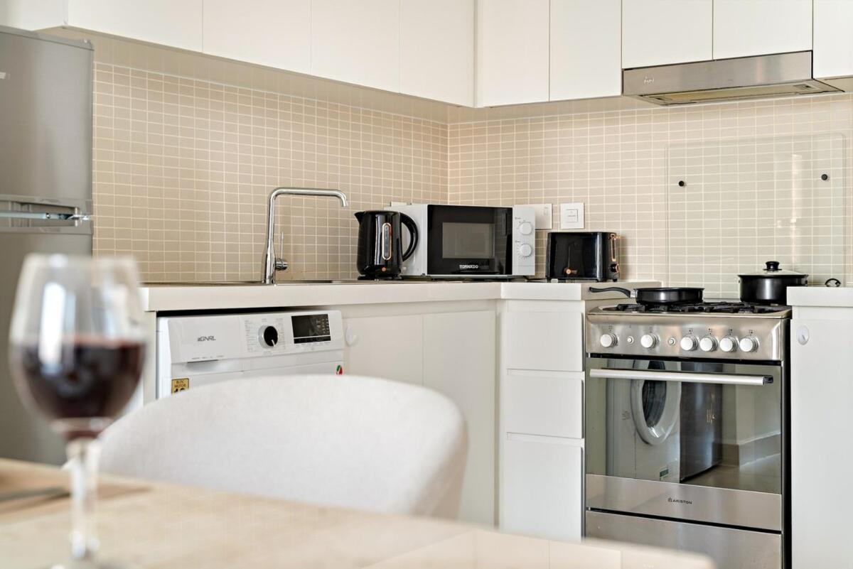 First Class 1br Cozy Harbour Hideaway Apartment Dubai