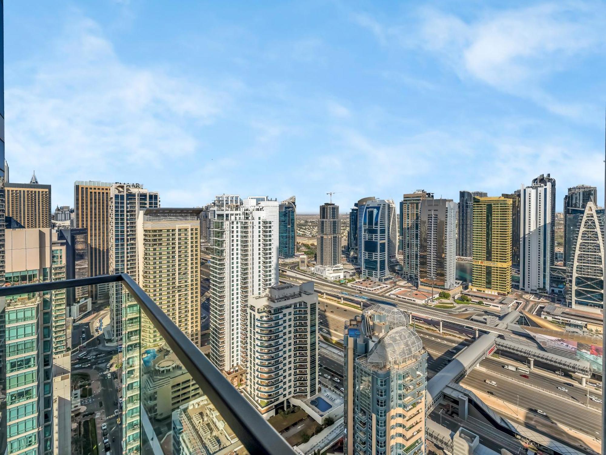 Vida & Yacht Club -new 2 Bhk -sea, Ain & Marina View Apartment *
