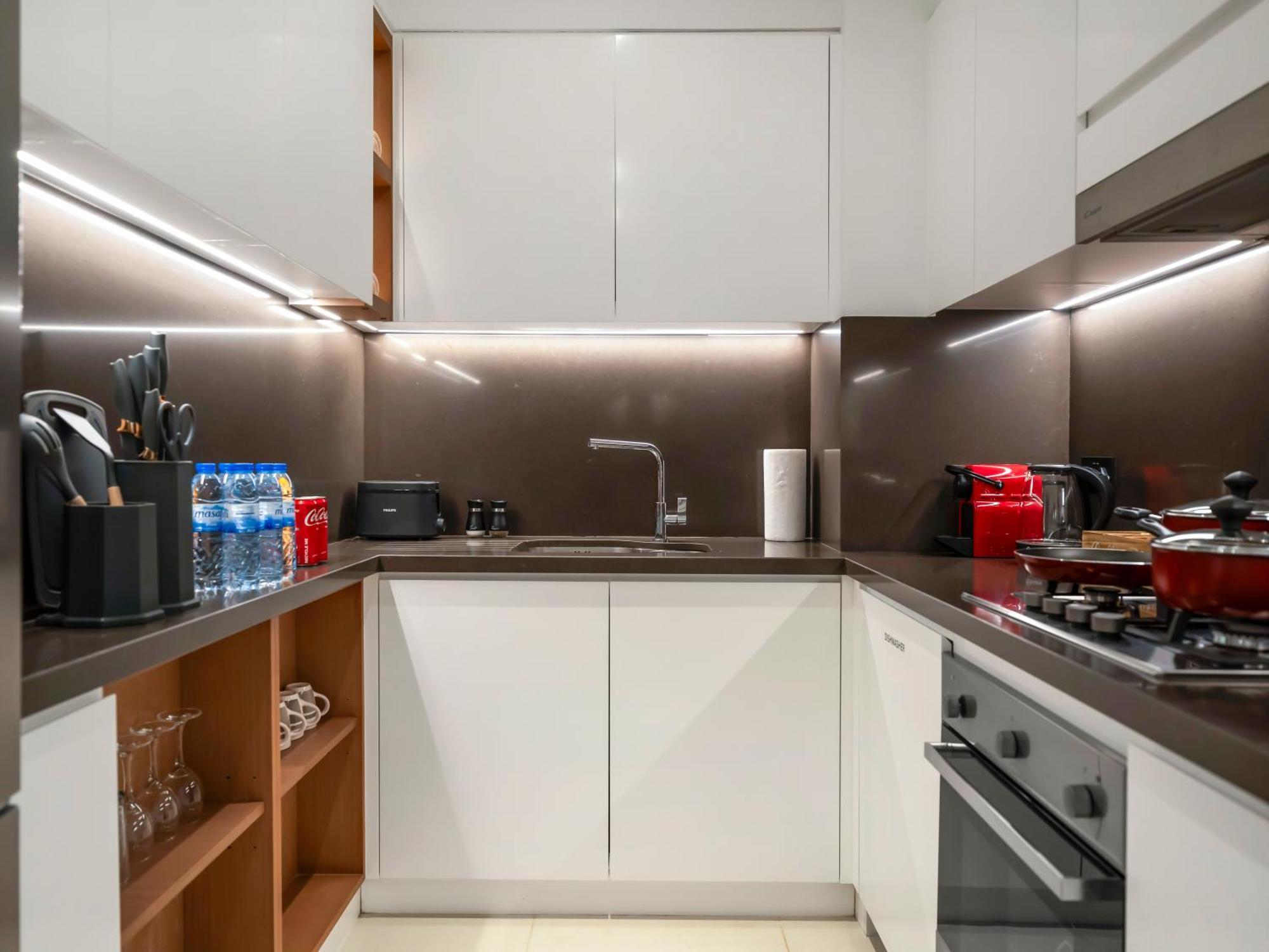 Apartment Vida & Yacht Club -new 2 Bhk -sea, Ain & Marina View Dubai