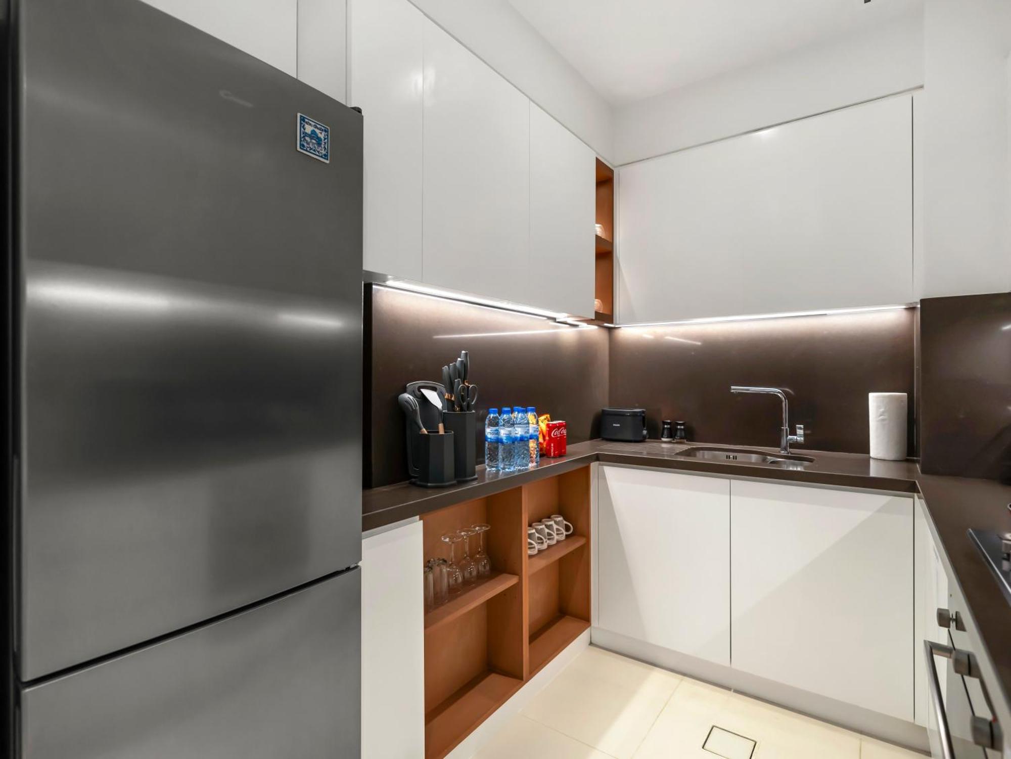 Vida & Yacht Club -new 2 Bhk -sea, Ain & Marina View Dubai