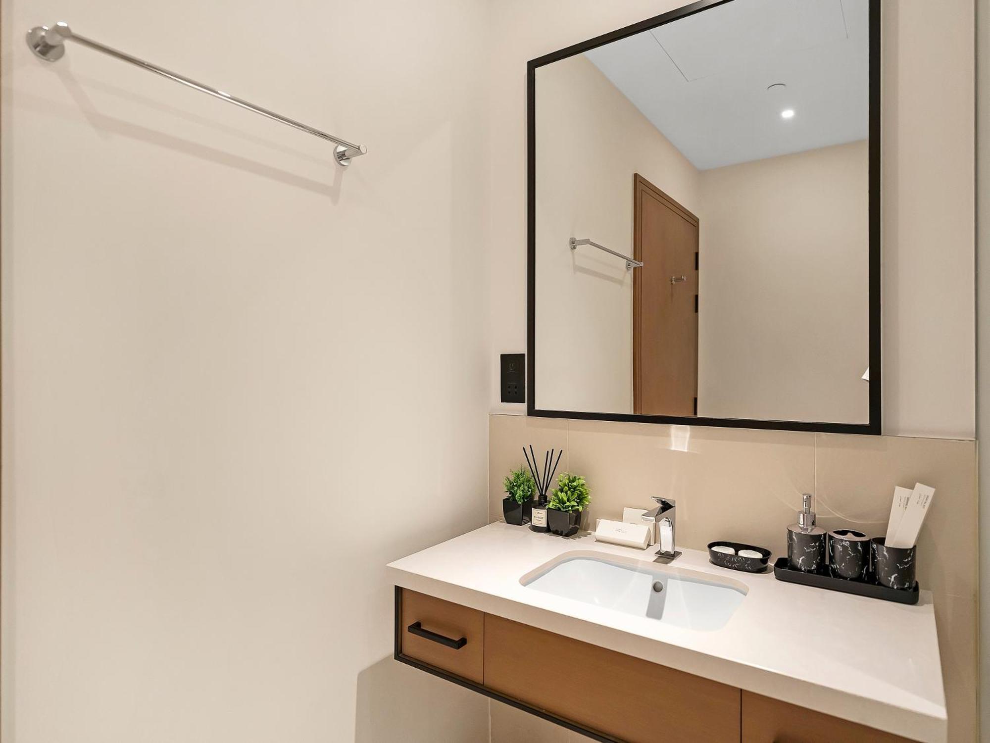 Vida & Yacht Club -new 2 Bhk -sea, Ain & Marina View * Dubai