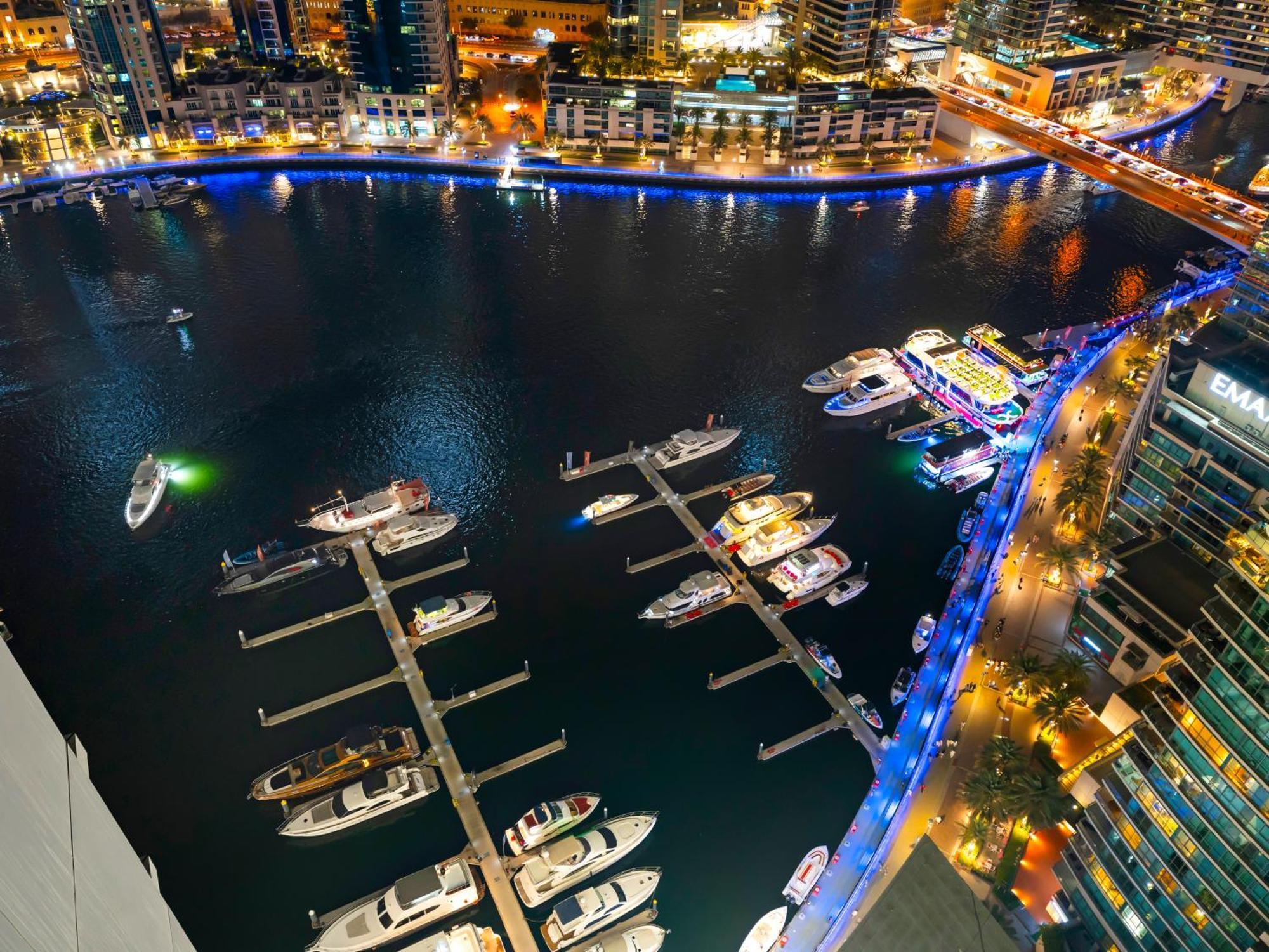 Vida & Yacht Club -new 2 Bhk -sea, Ain & Marina View