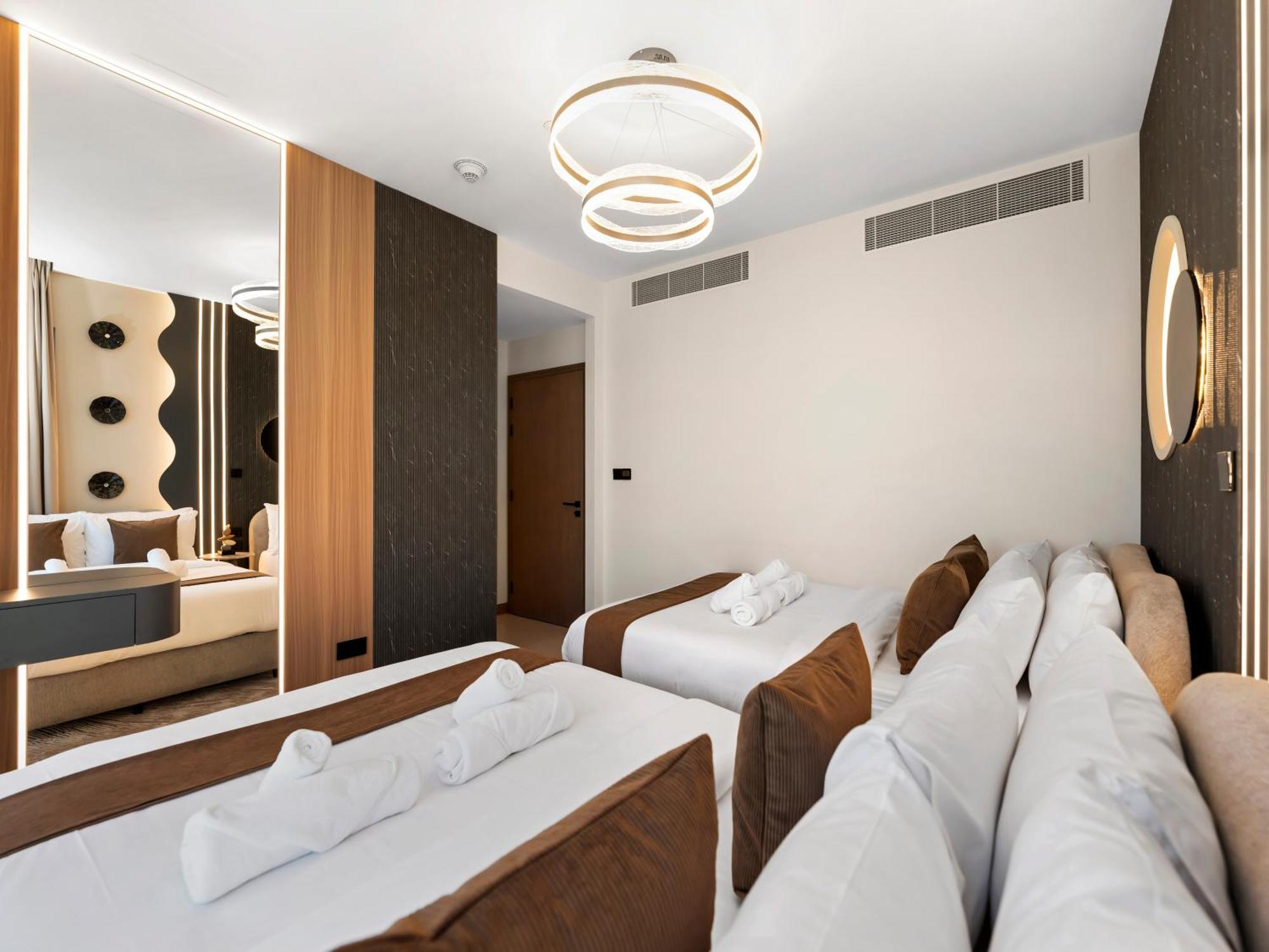 Vida & Yacht Club -new 2 Bhk -sea, Ain & Marina View *