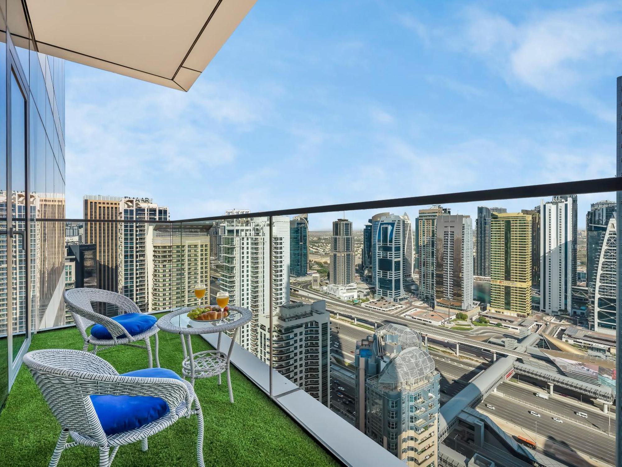 Vida & Yacht Club -new 2 Bhk -sea, Ain & Marina View Apartment