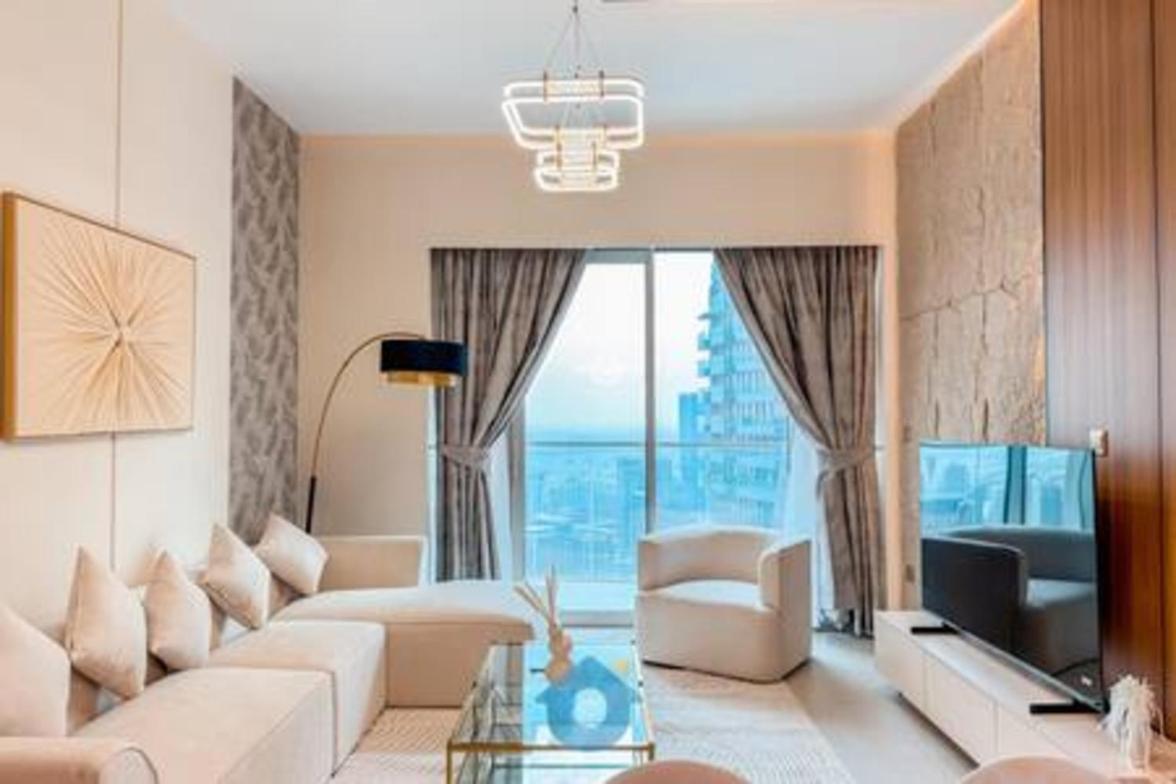 Likehome 5610gr Sky-high Two Bedroom In Downtown Dubai