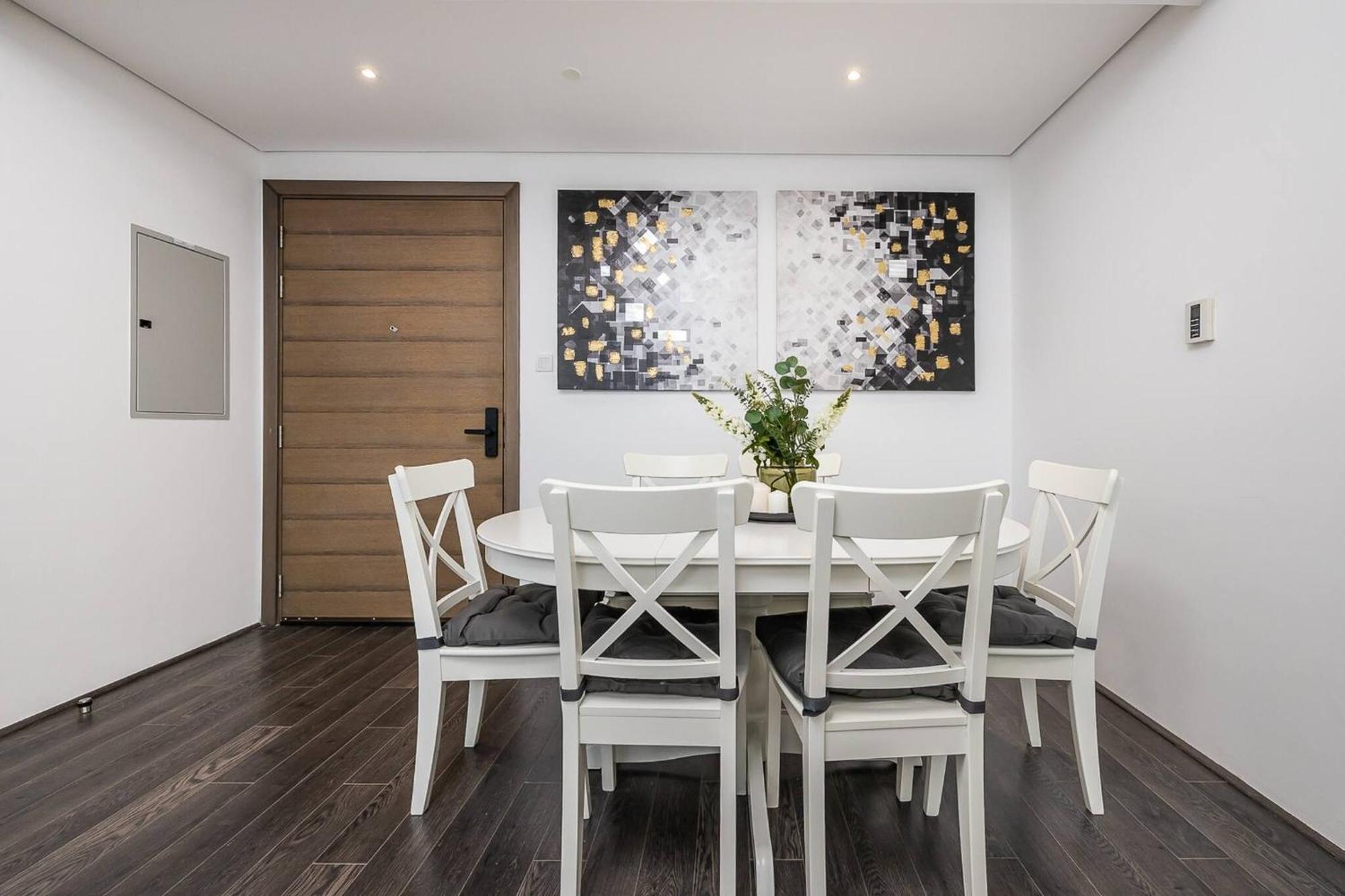 Unique Cosy &spacious 2br In Al Sufouh Apartment *