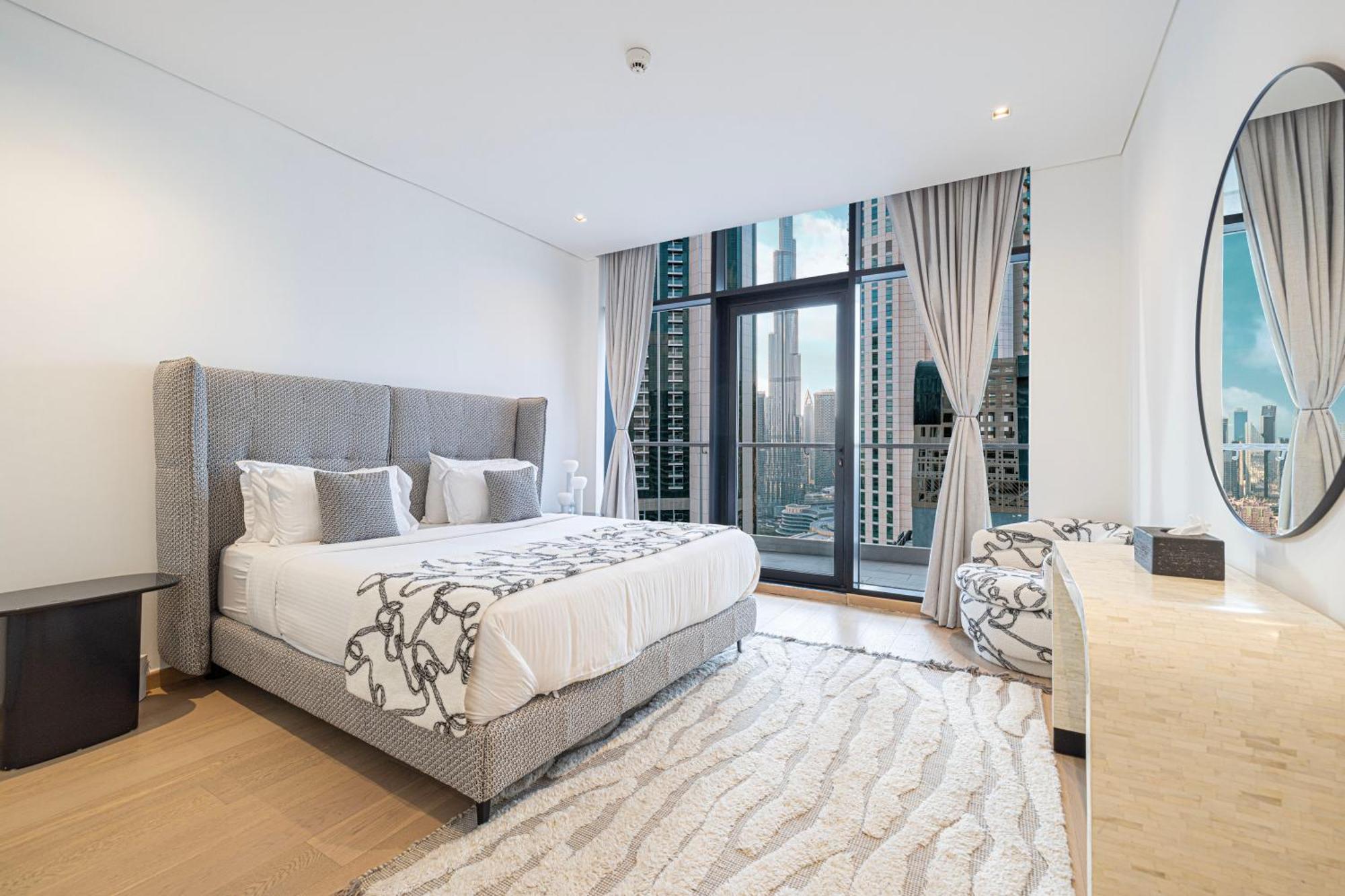 Luxe 6br Penthouse With Burj View & Private Cinema Dubai