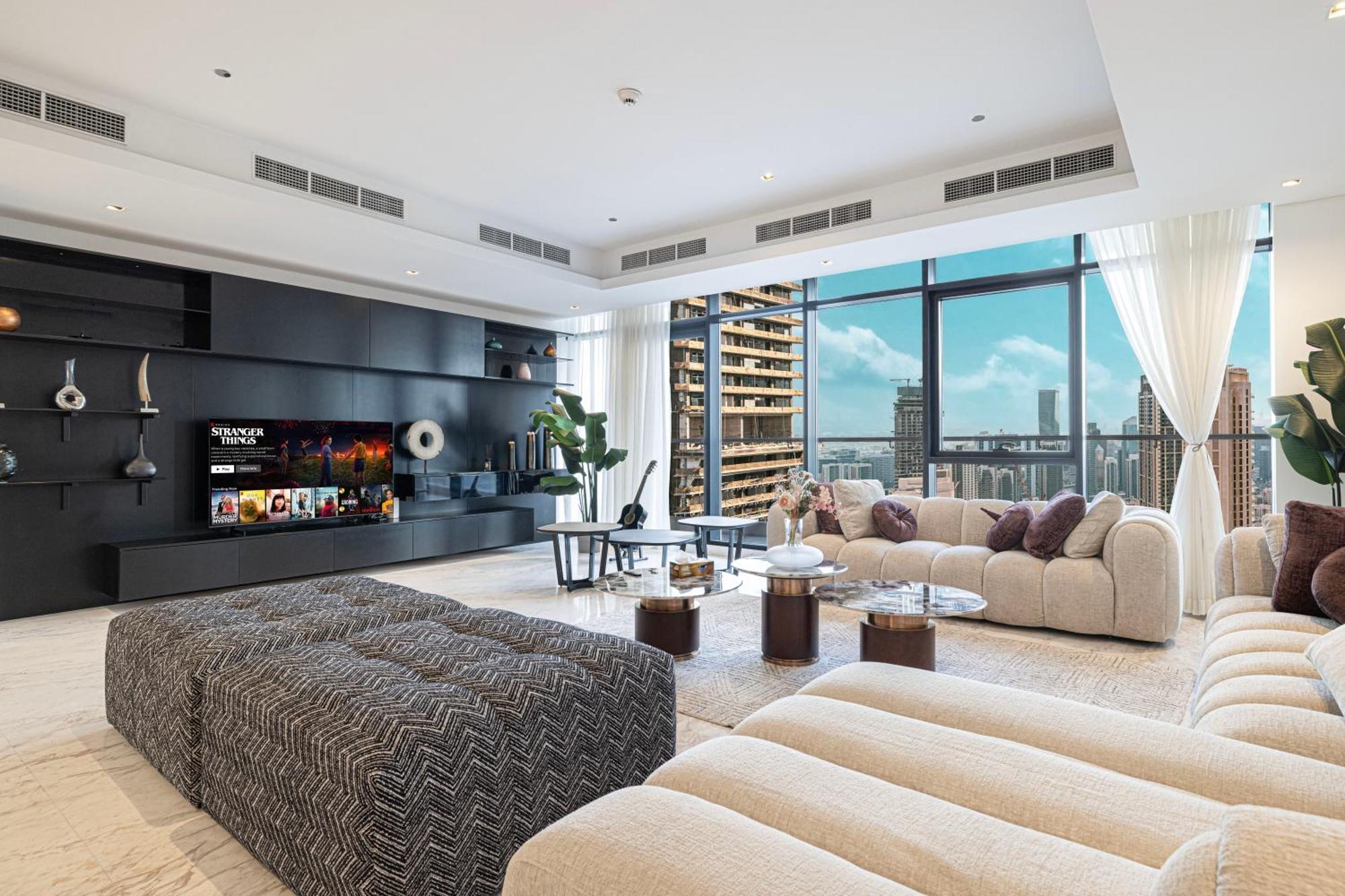 Luxe 6br Penthouse With Burj View & Private Cinema Apartment Dubai