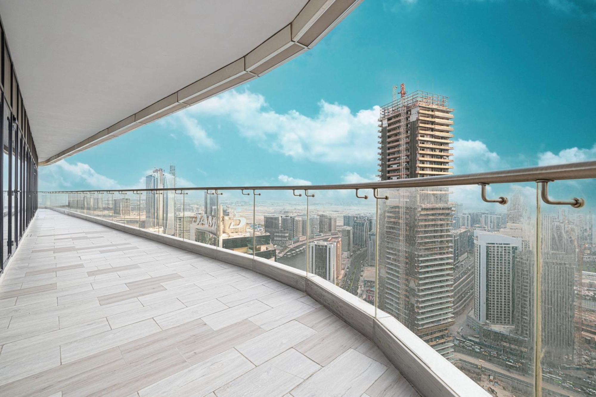 Luxe 6br Penthouse With Burj View & Private Cinema * Dubai