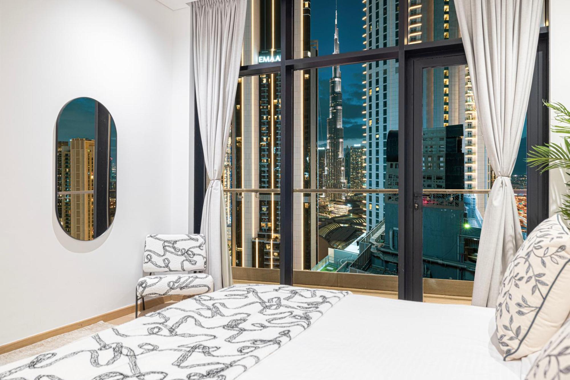 Luxe 6br Penthouse With Burj View & Private Cinema