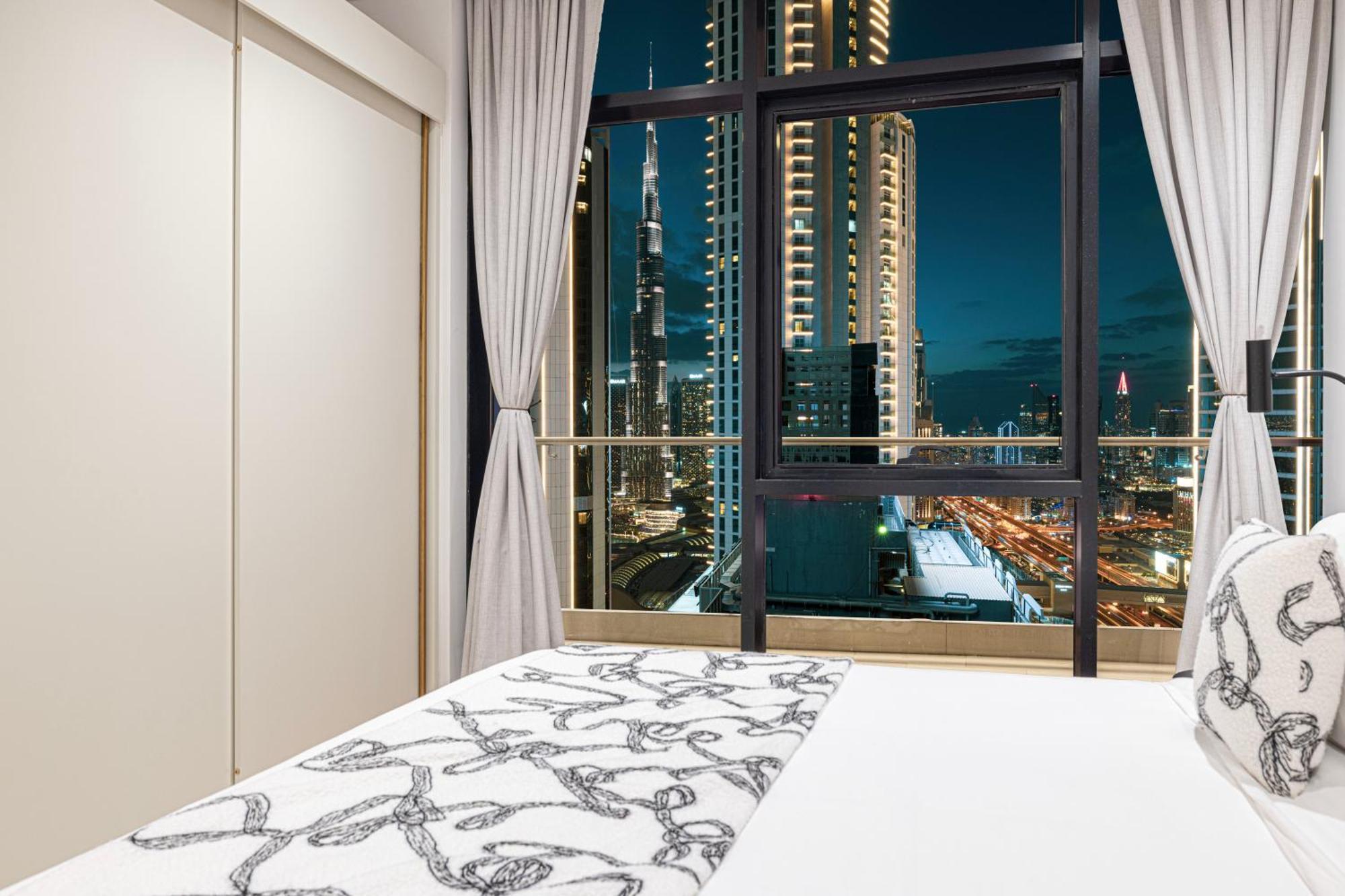 Luxe 6br Penthouse With Burj View & Private Cinema Apartment Dubai