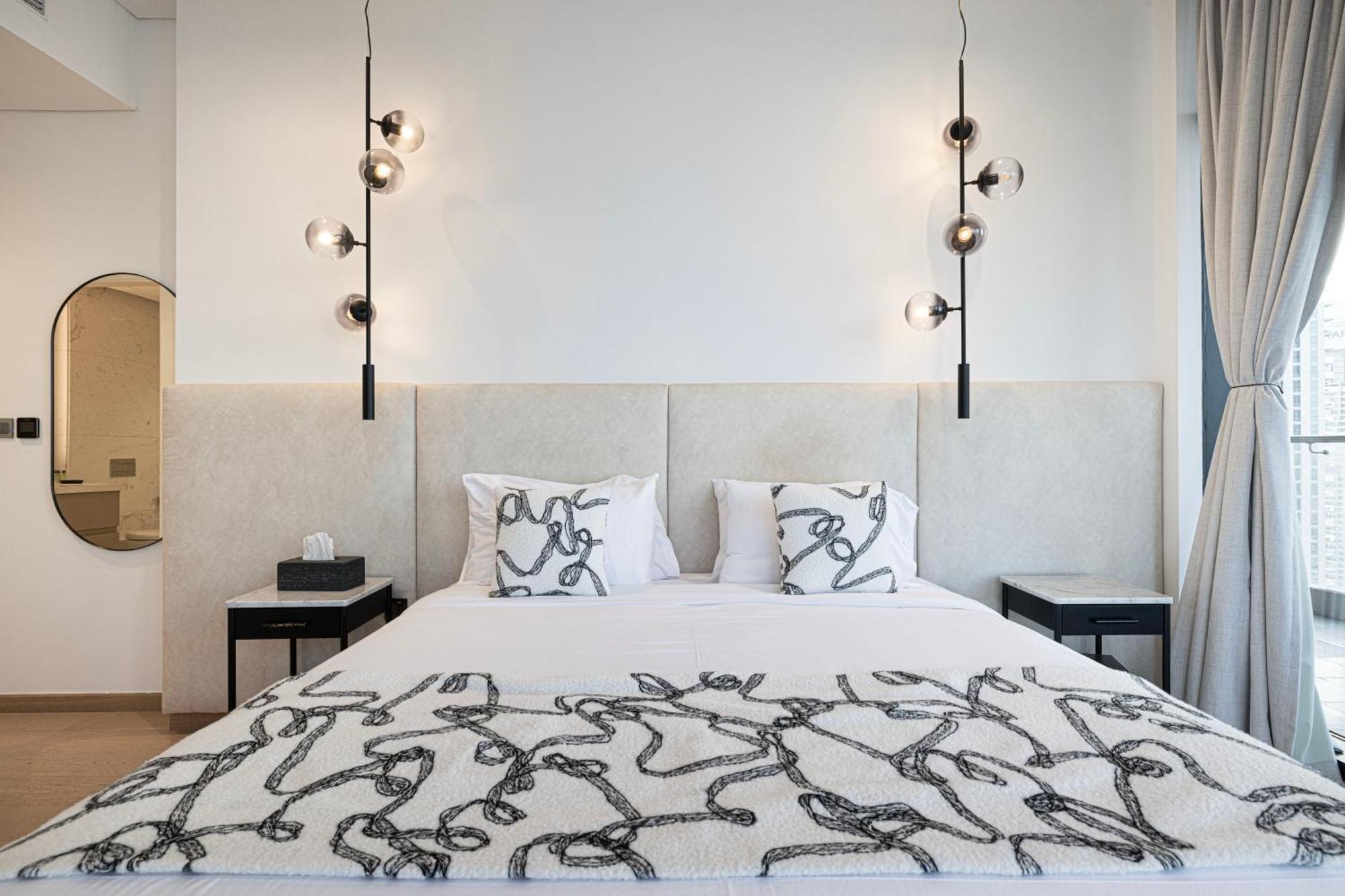 Luxe 6br Penthouse With Burj View & Private Cinema Apartment *