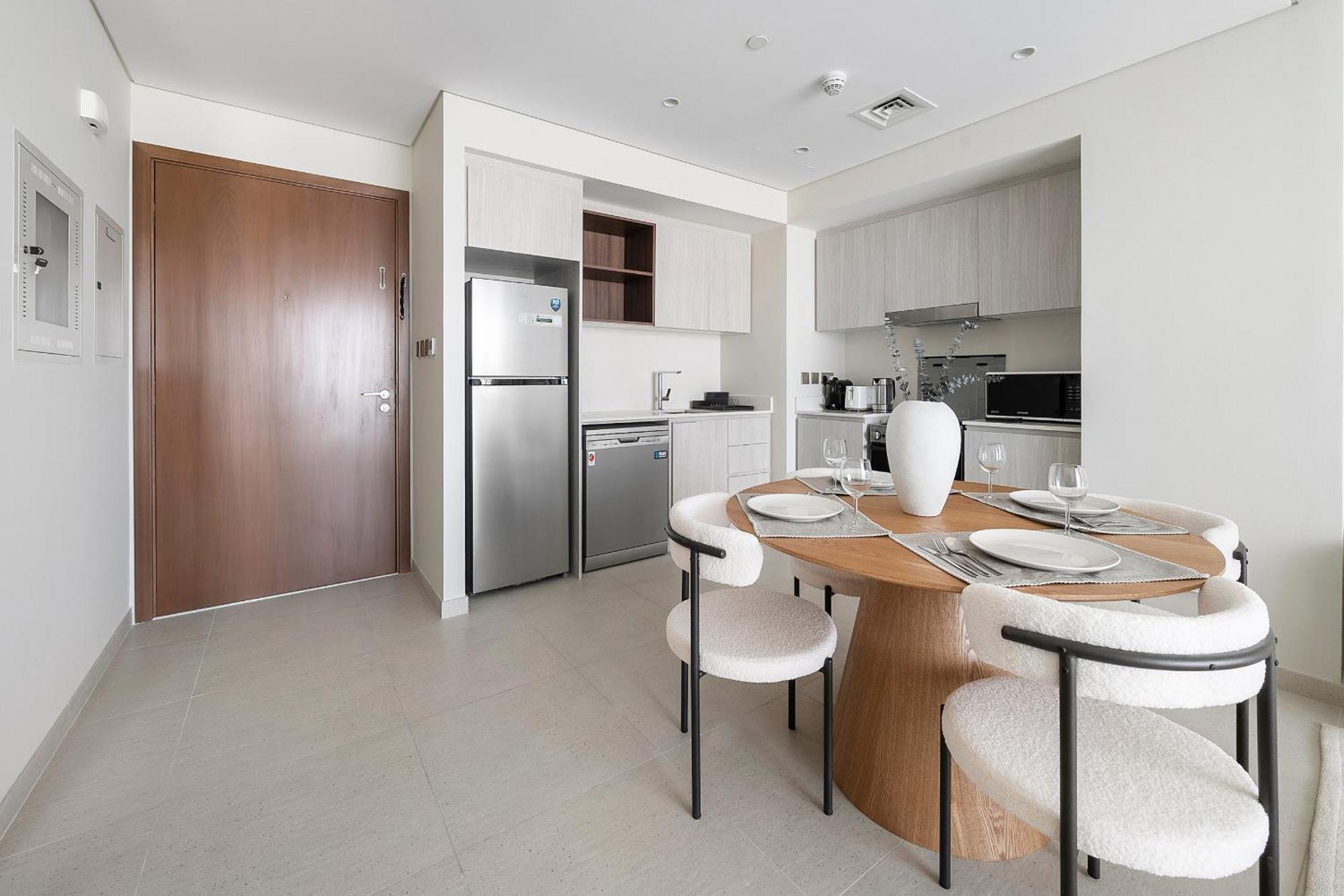Apartment Vayk - Modern 1 Bd Near The Lagoon In Creek Harbour *