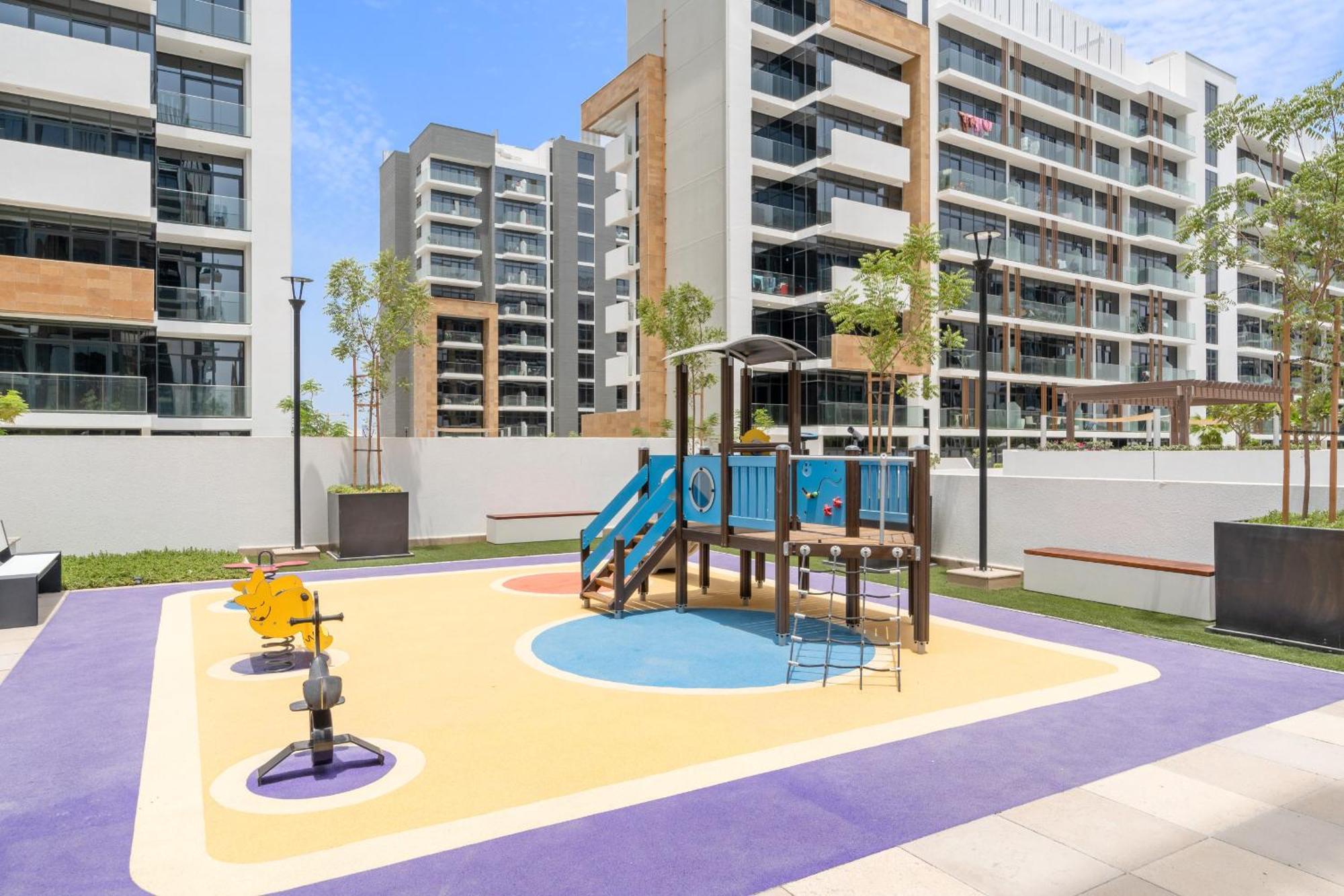 Vayk - Modern 3 Bd With A Spacious Terrace Apartment *