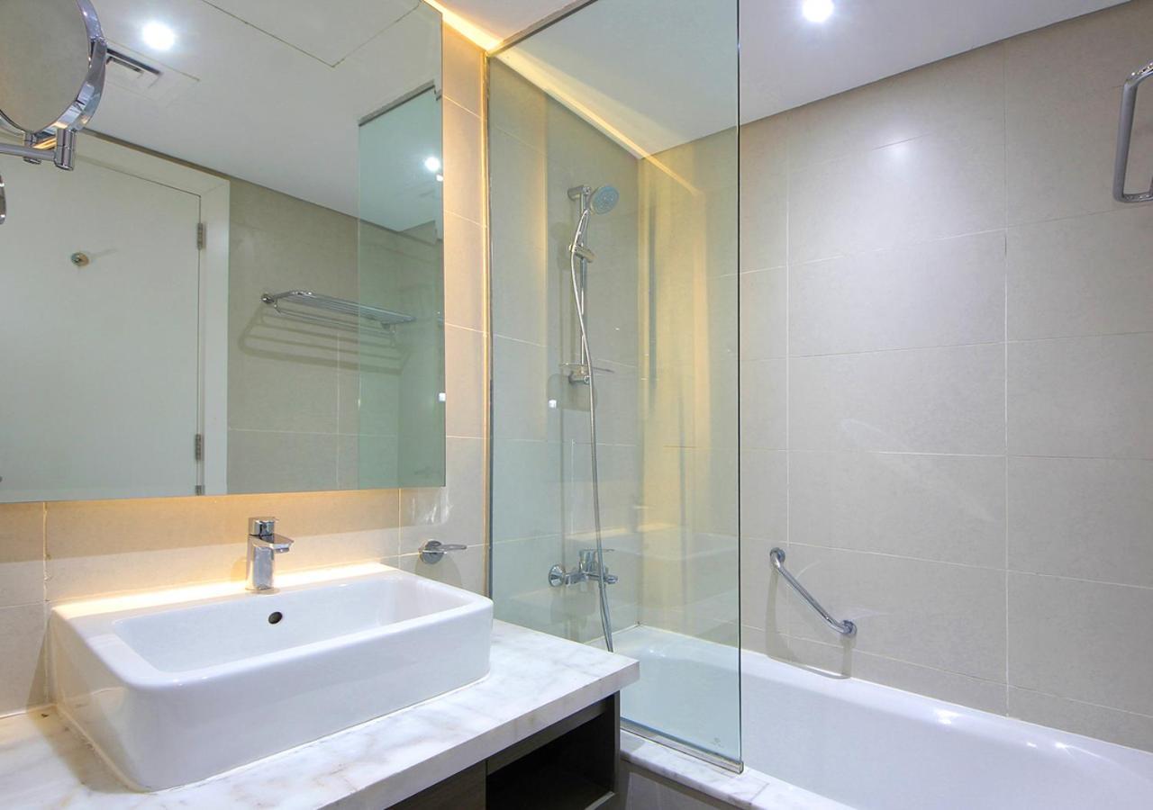 Luxury Damac W Canal View Near Burj Khalifa Apartment Dubai