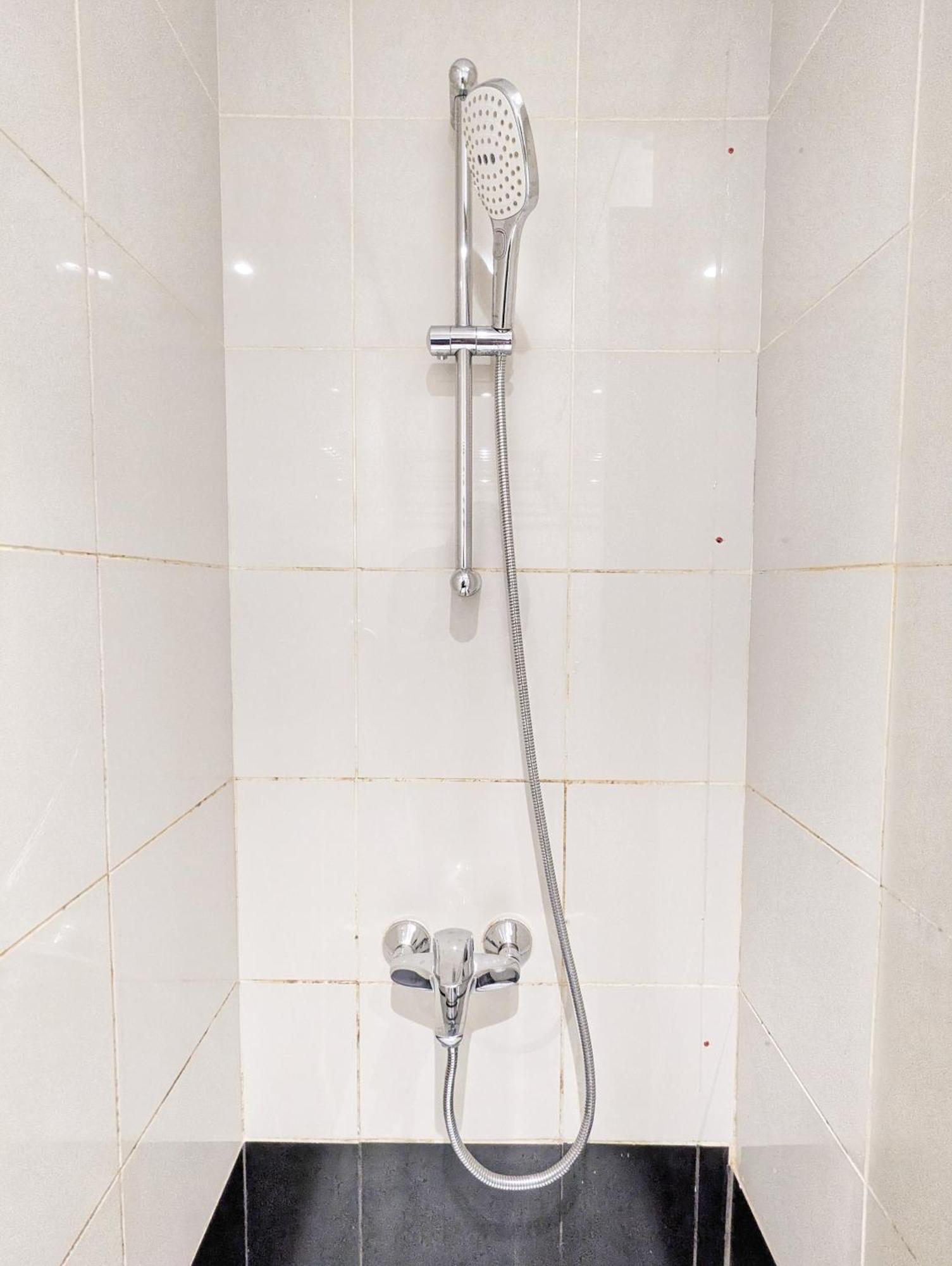 Luxe Haven Fully Furnished Studio In Business Bay, 10 Minutes Walk To Business Bay Metro Station, Closest To Burj Khalifa And Dubai Mall * Dubai