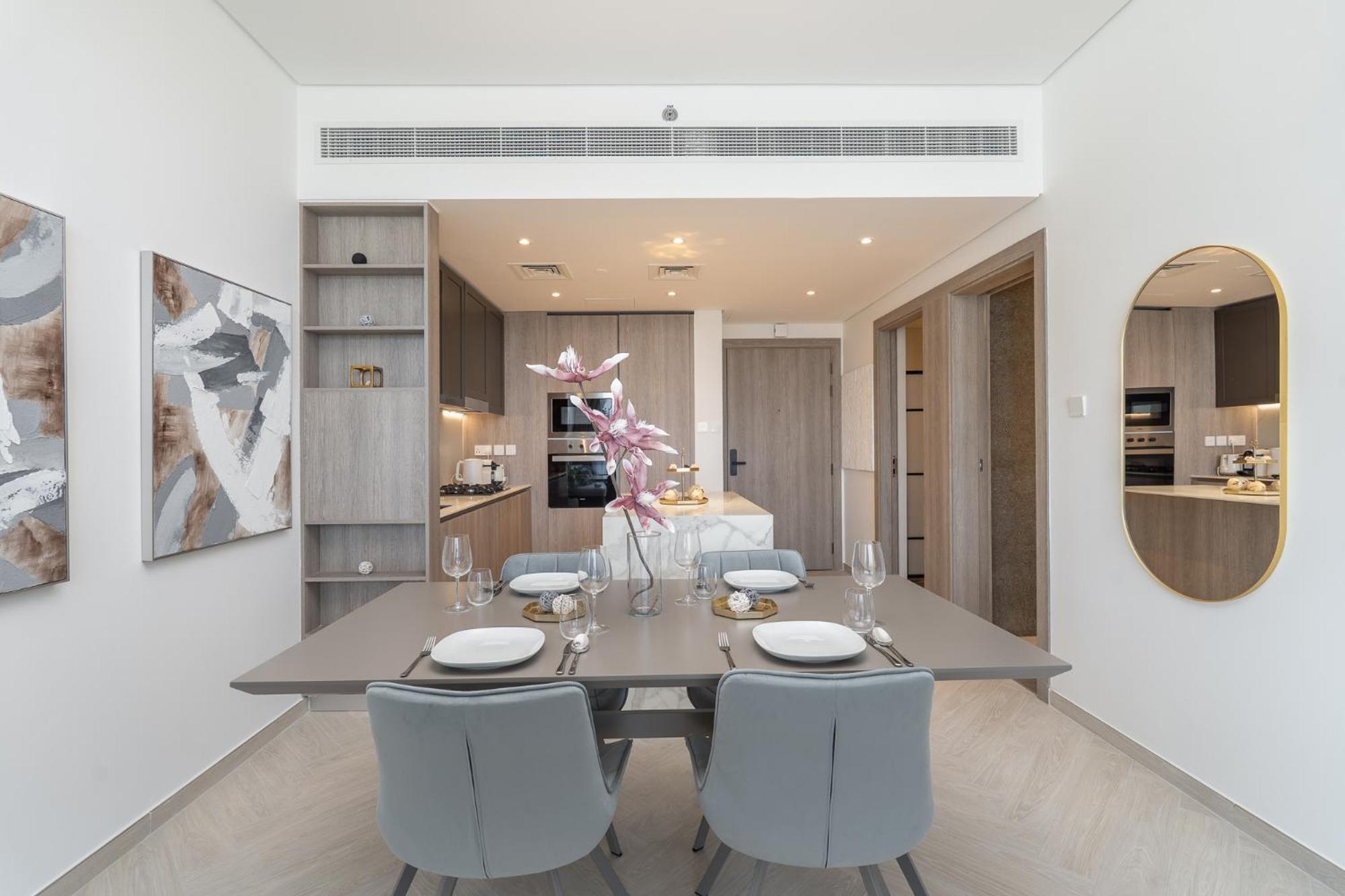 Apartment Luxury Jvc Modern 1bhk Pool & Gym Access
