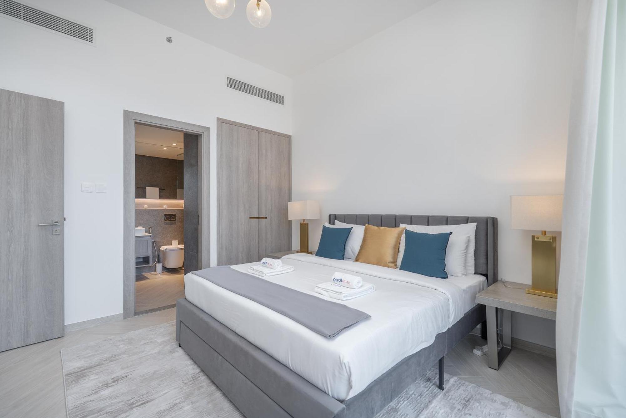 Apartment Luxury Jvc Modern 1bhk Pool & Gym Access Dubai