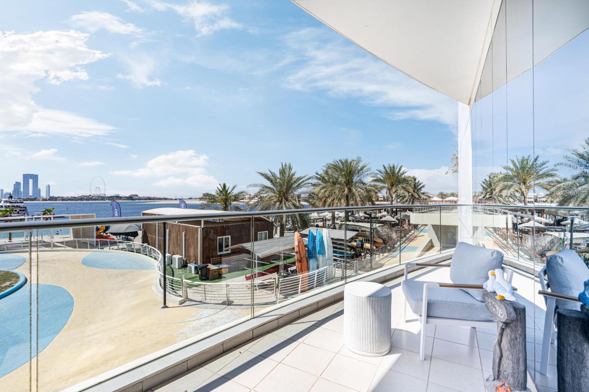 Palm Next To Nakheel Mall With Private Apartment