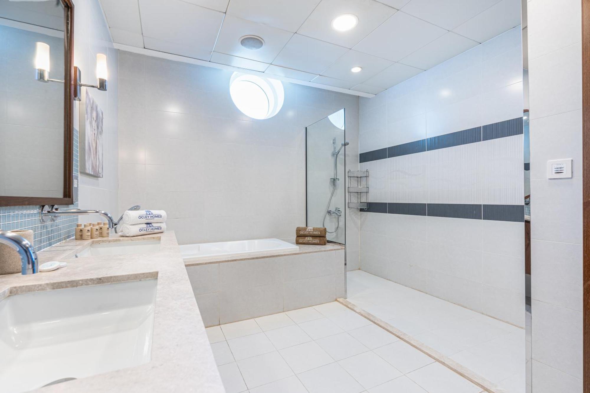 Palm Next To Nakheel Mall With Private Apartment