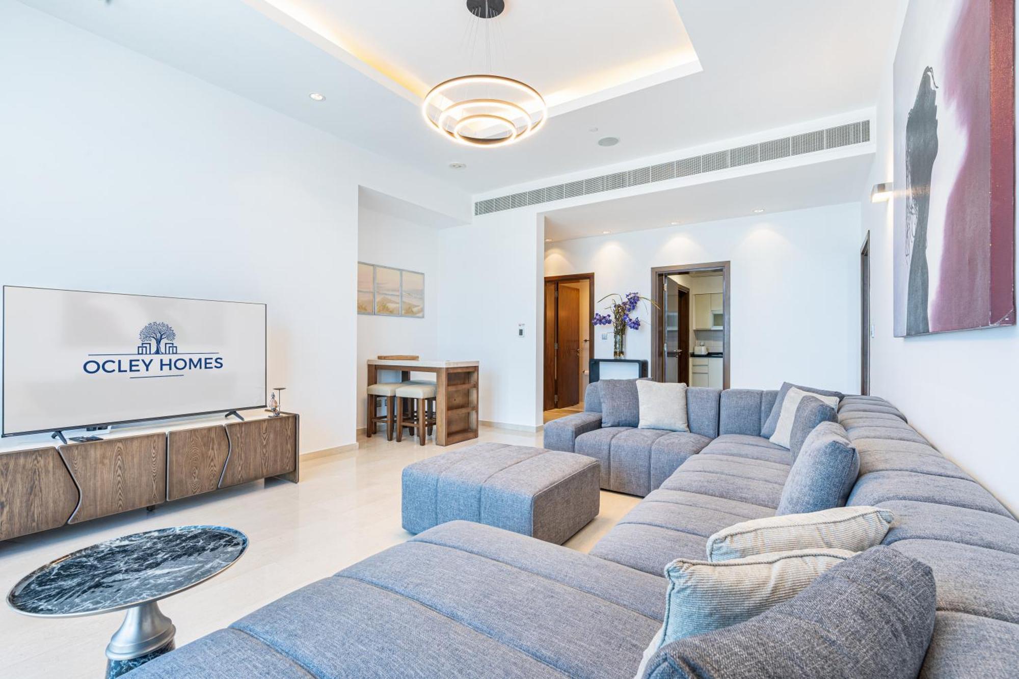 Palm Next To Nakheel Mall With Private Apartment *
