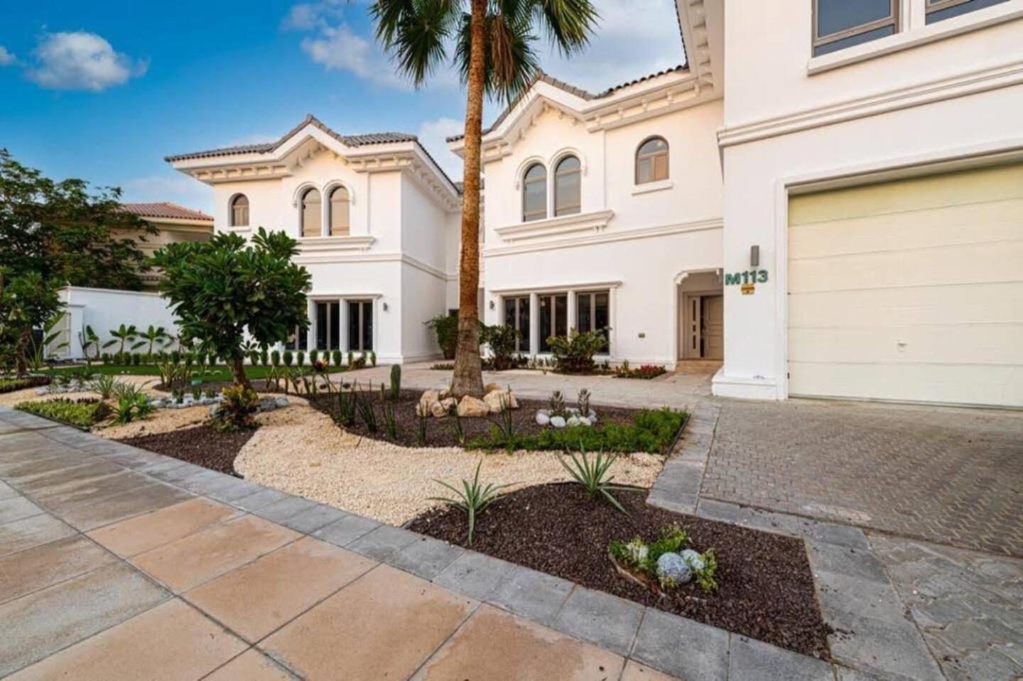Villa Contemporary Spanish Style Beachfront In Palm Jumeirah *