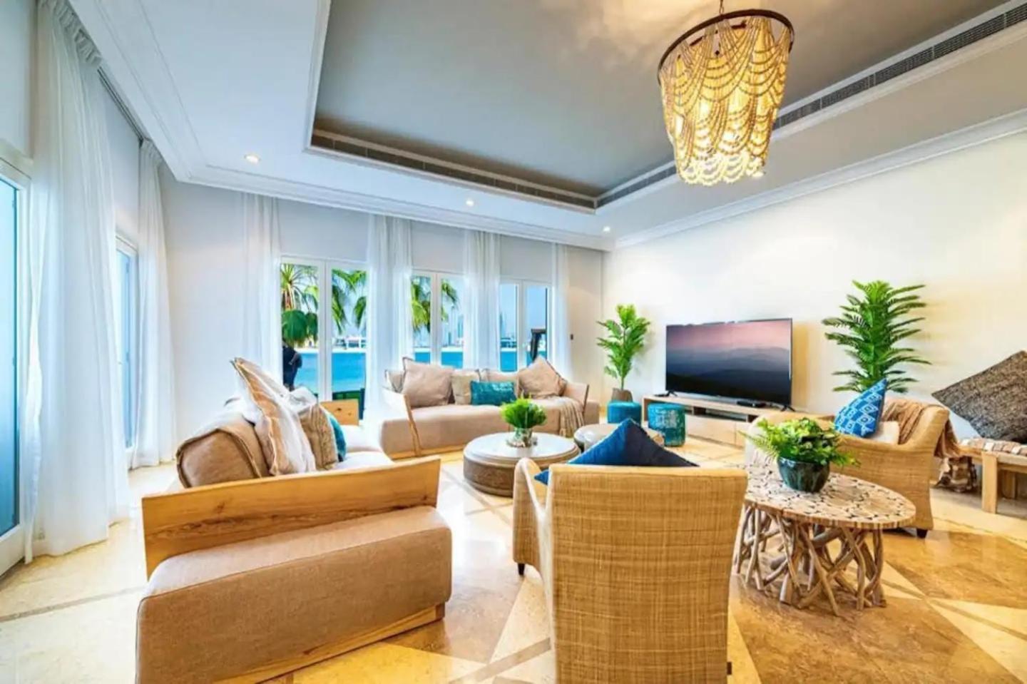 Villa Contemporary Spanish Style Beachfront In Palm Jumeirah