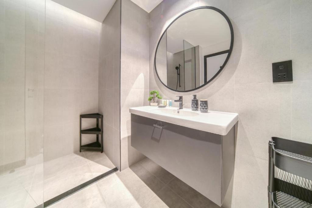 Vibrant 1br With Burj Khalifa View Dubai