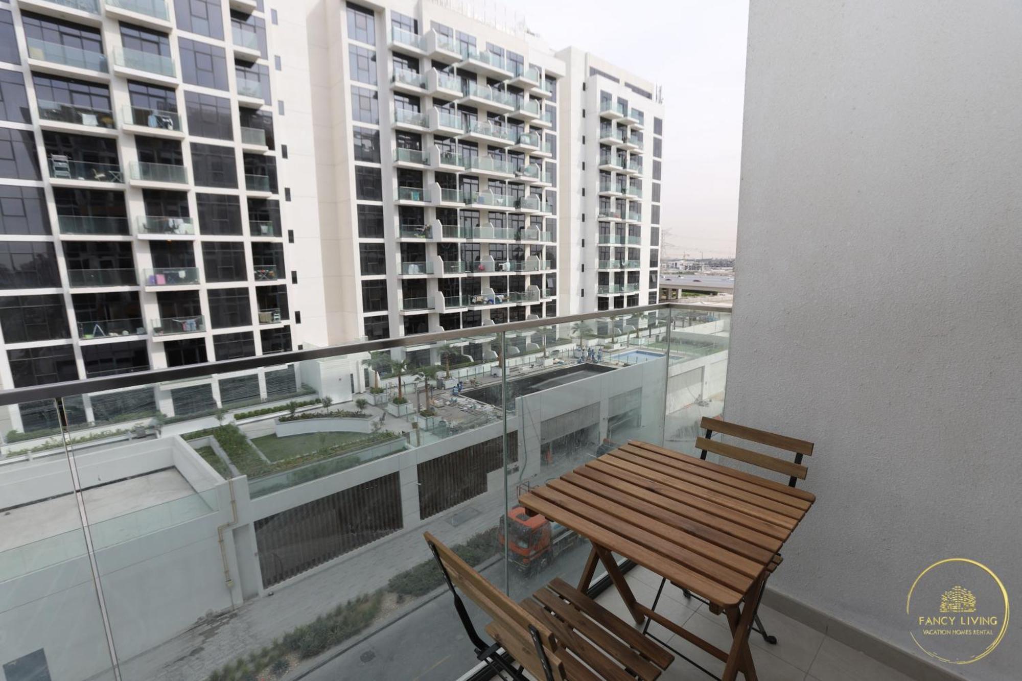 Luxury 2-bhk Located In Azizi Riviera 47 Riv 47-419 Dubai