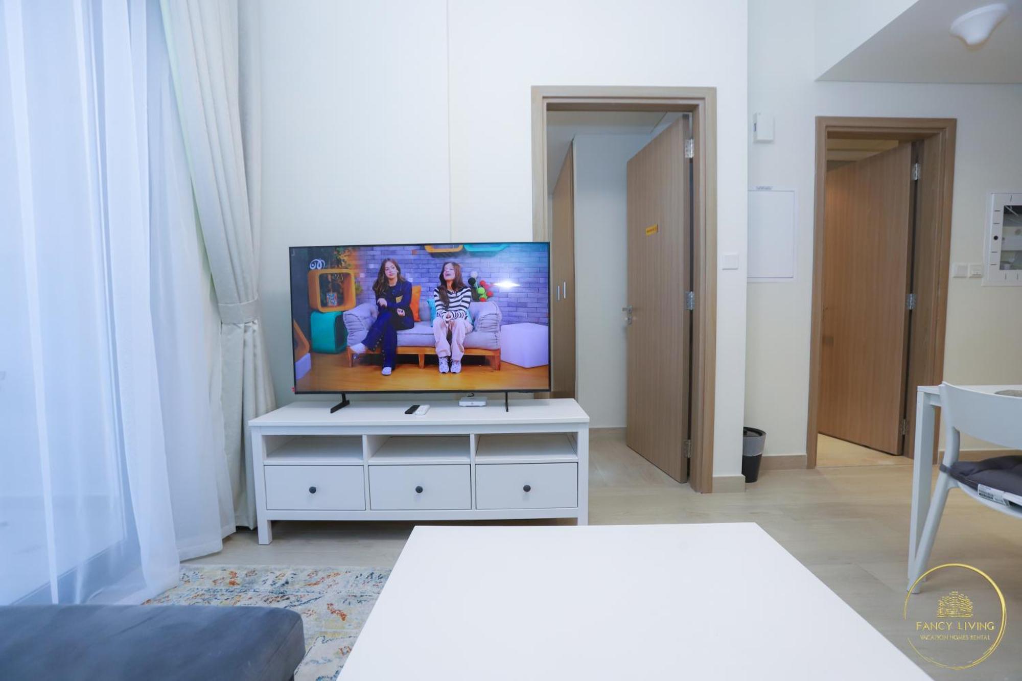 Apartment Luxury 2-bhk Located In Azizi Riviera 47 Riv 47-419 Dubai