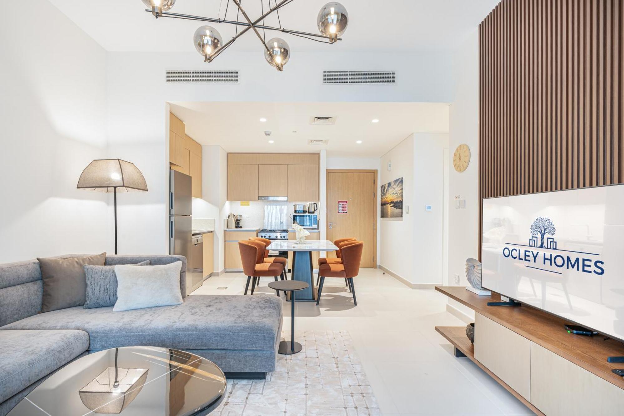 Chic Bright In Creek With Lagoon Access Apartment