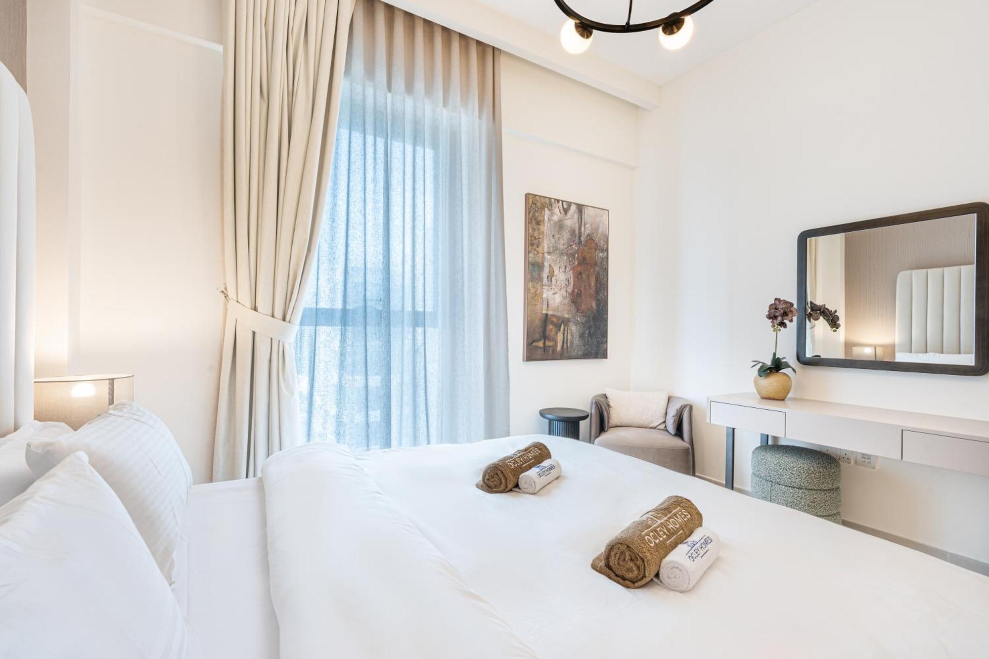 Chic Bright In Creek With Lagoon Access Apartment