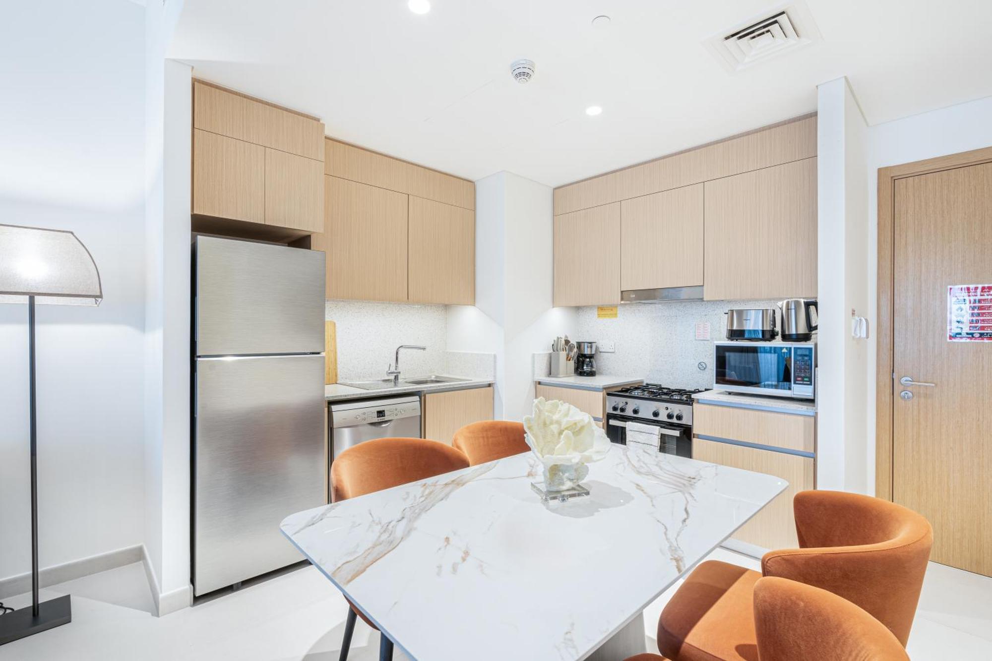 Apartment Chic Bright In Creek With Lagoon Access