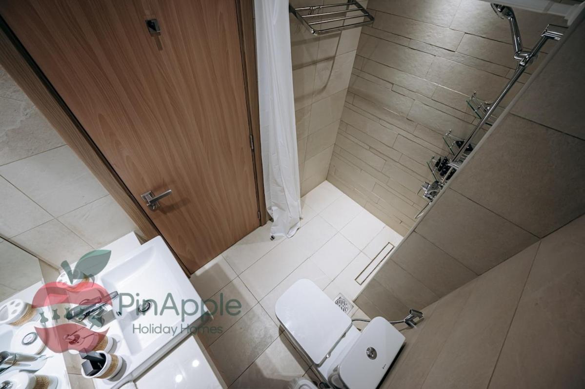 Stylish In Azizi 42 Apartment Dubai