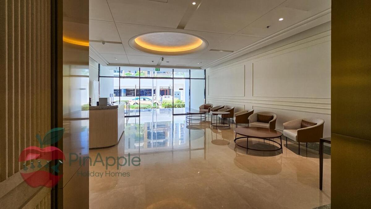 Apartment Stylish In Azizi 42 *