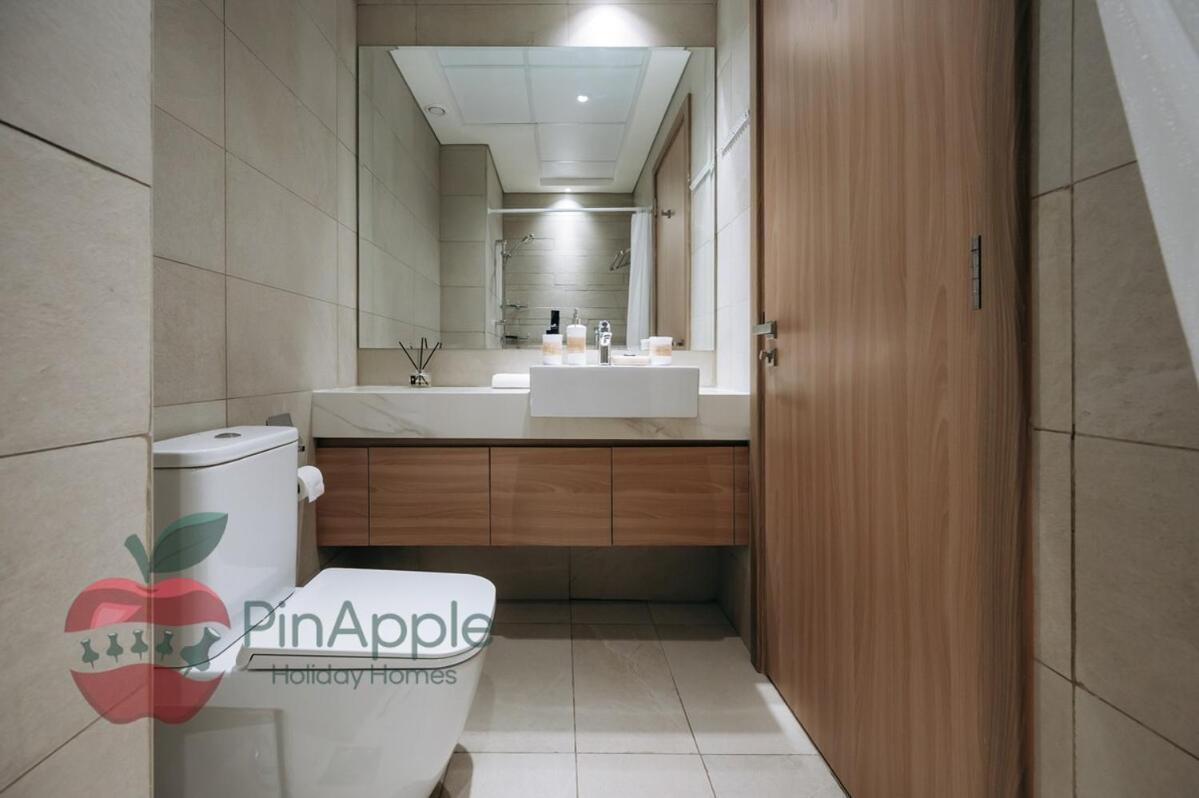 Stylish In Azizi 42 Apartment