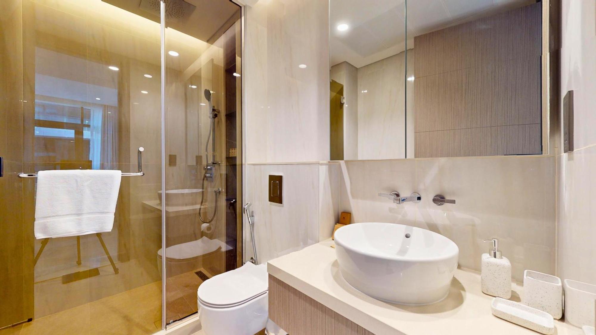 Designer Interiors - Canal View 1br In Business Bay Dubai