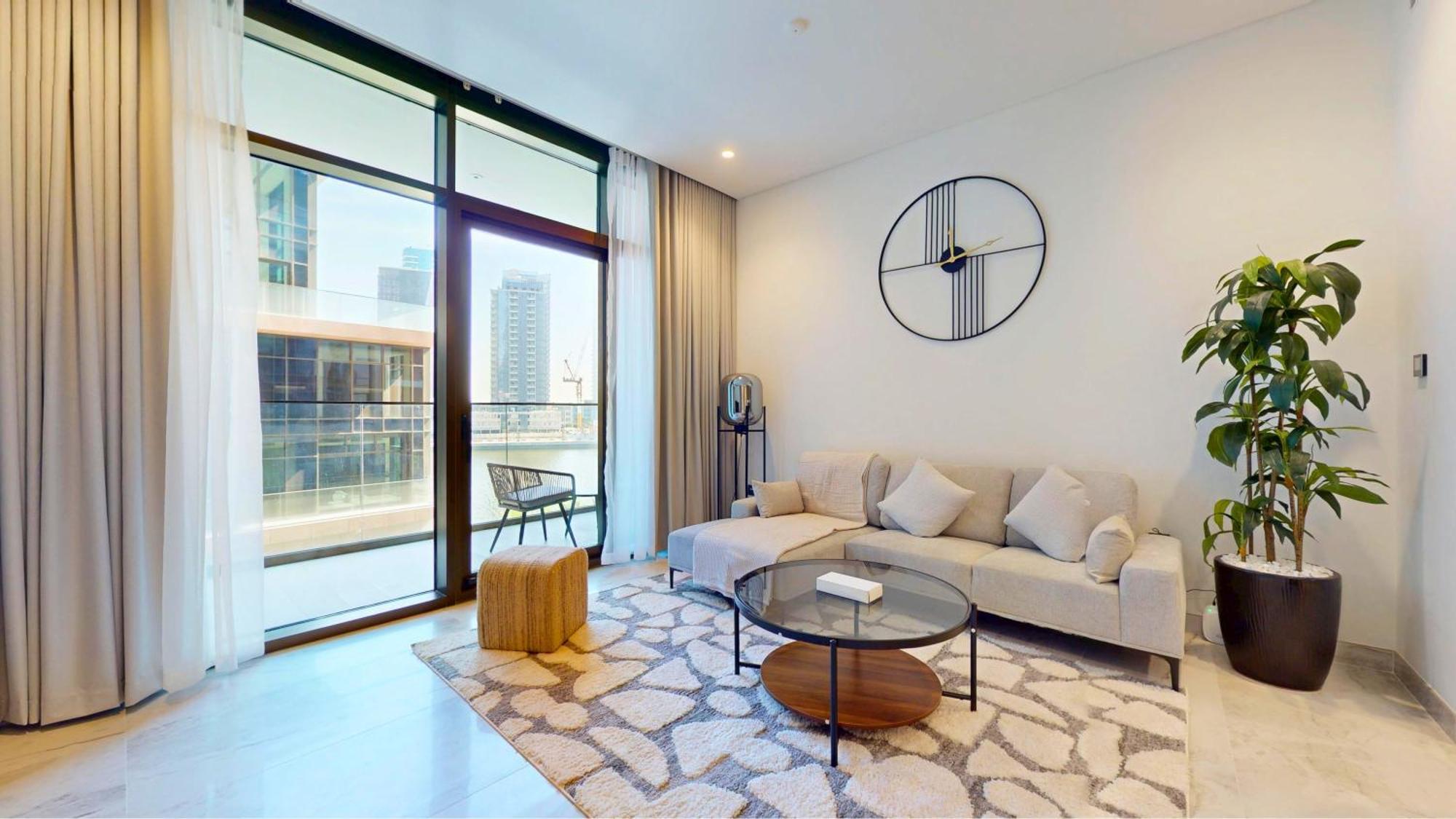 Designer Interiors - Canal View 1br In Business Bay Apartment *
