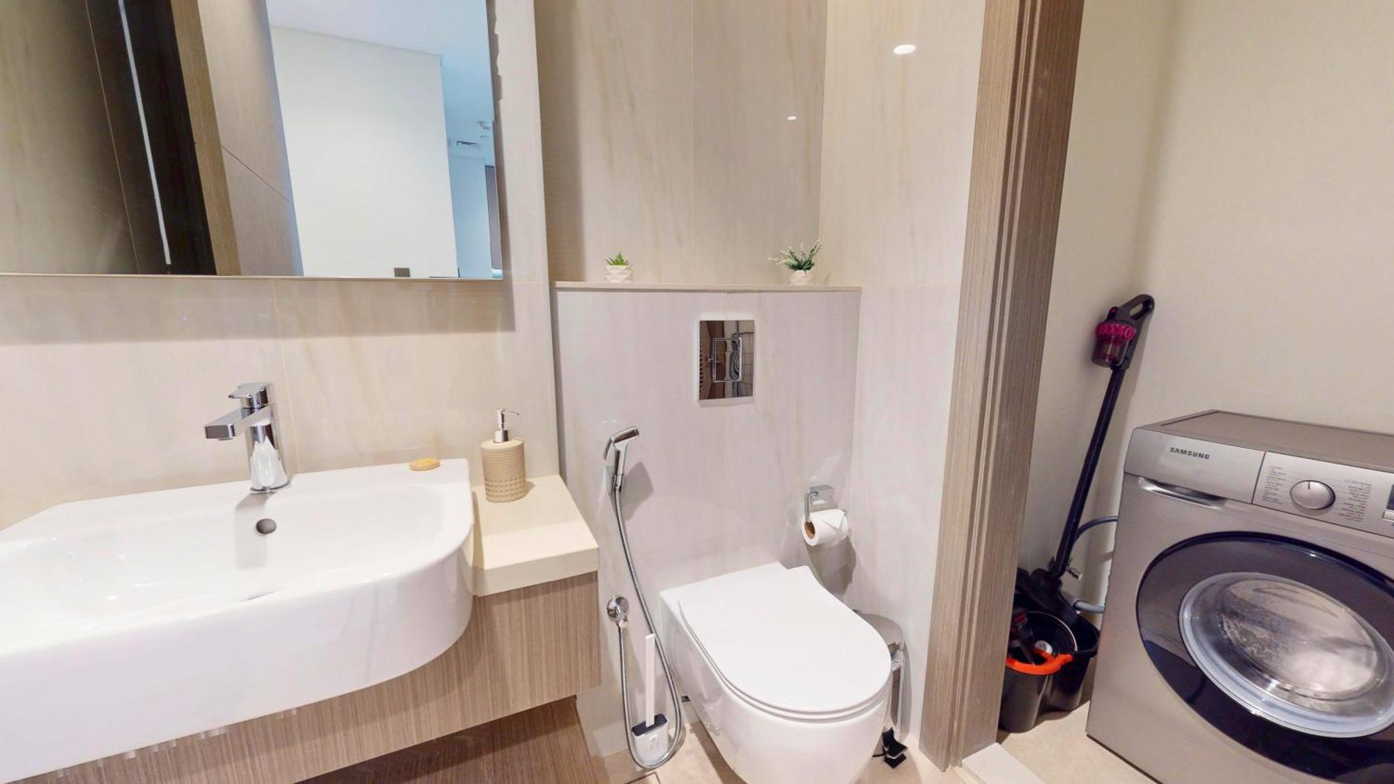 Apartment Designer Interiors - Canal View 1br In Business Bay *
