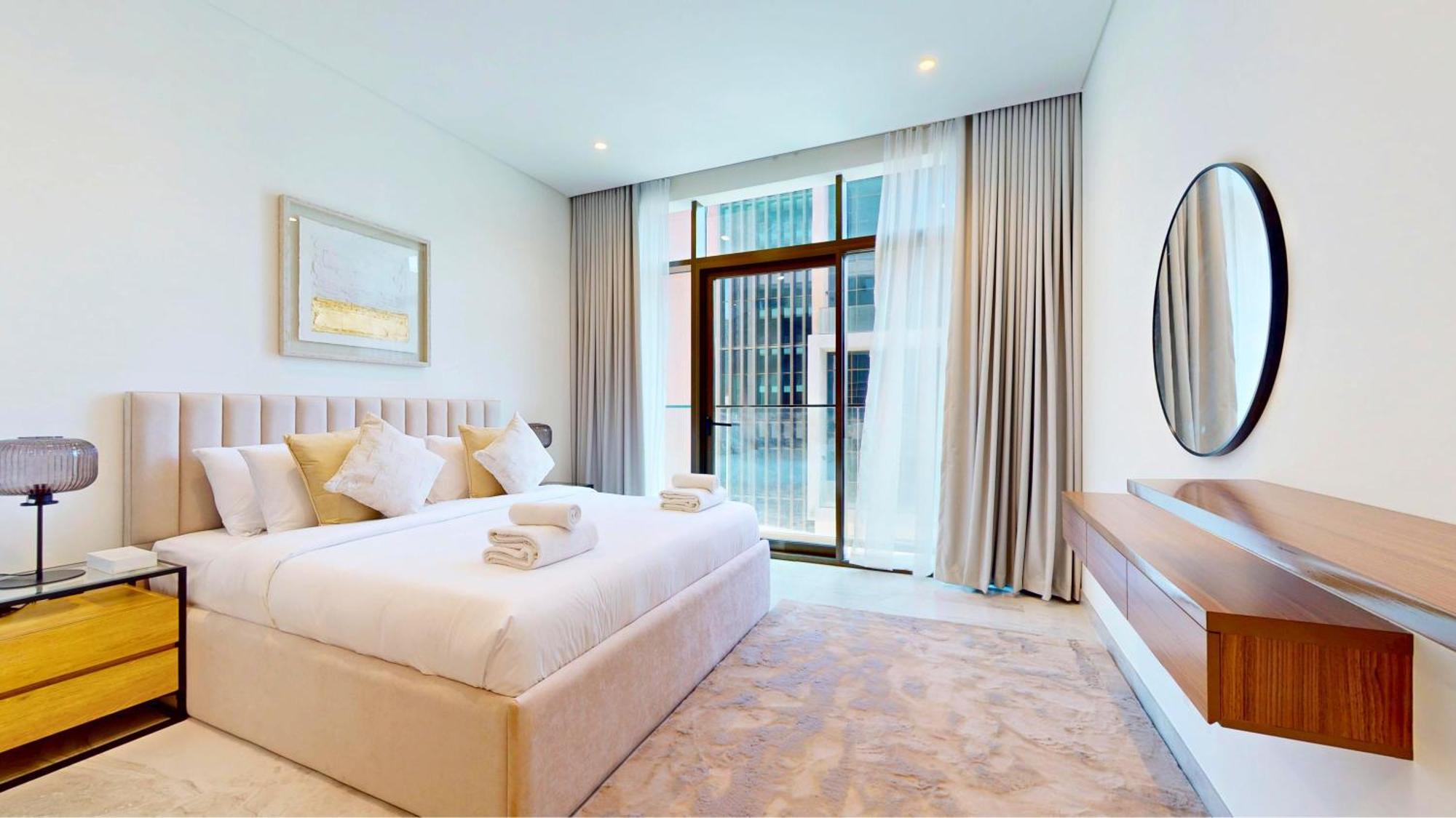 Designer Interiors - Canal View 1br In Business Bay Apartment