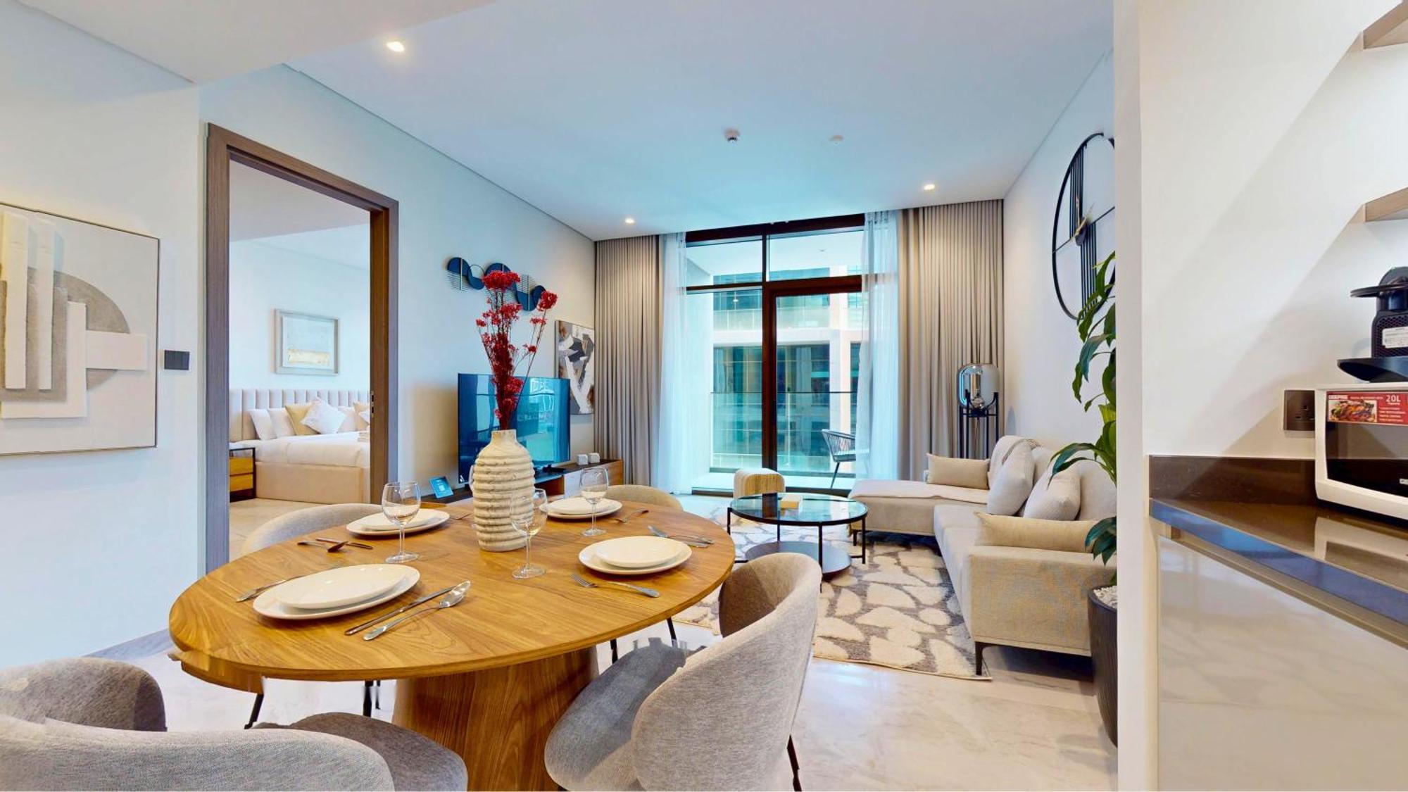 Designer Interiors - Canal View 1br In Business Bay Apartment
